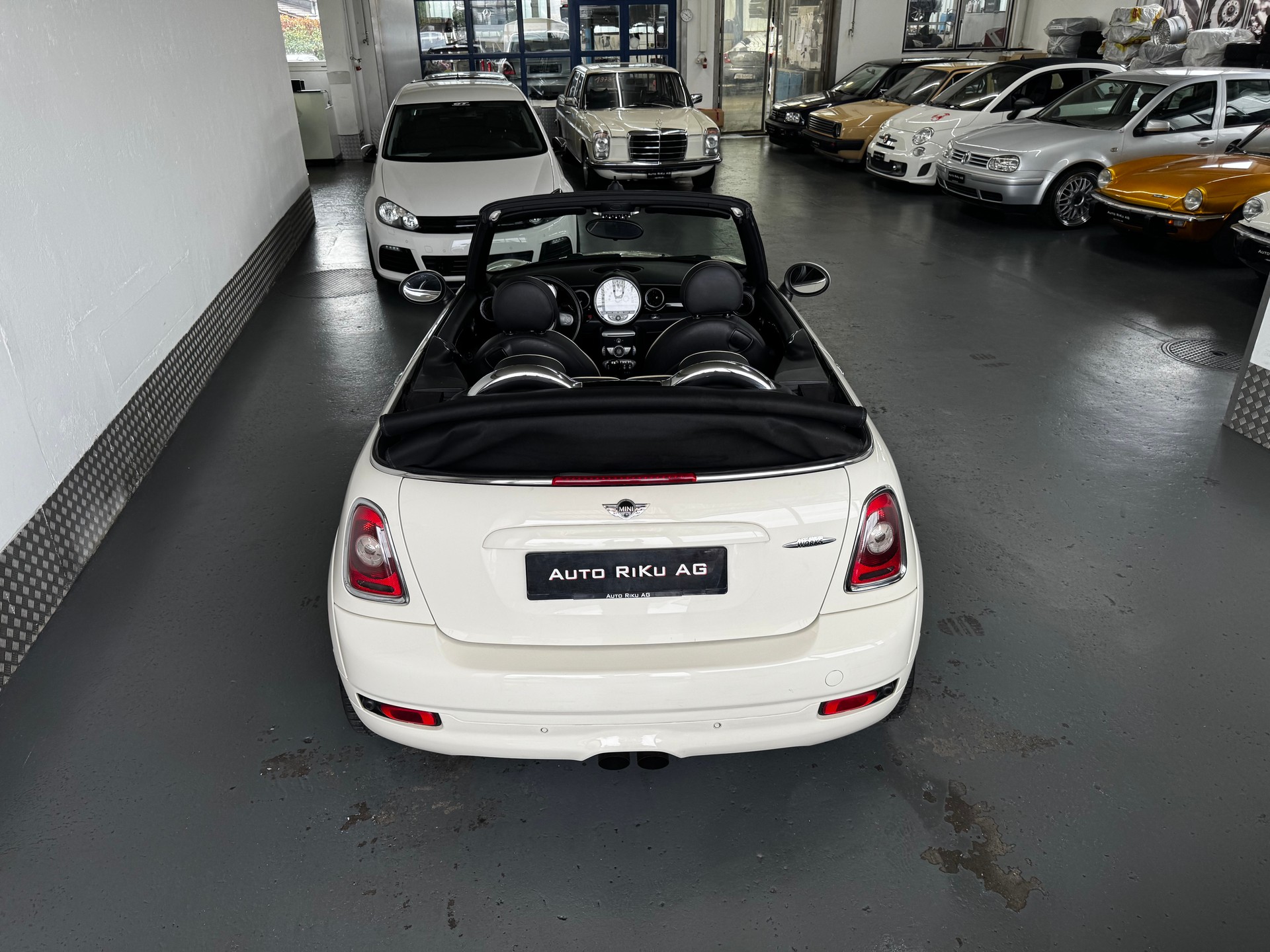 MINI Cooper John Cooper Works Cabriolet-image-21