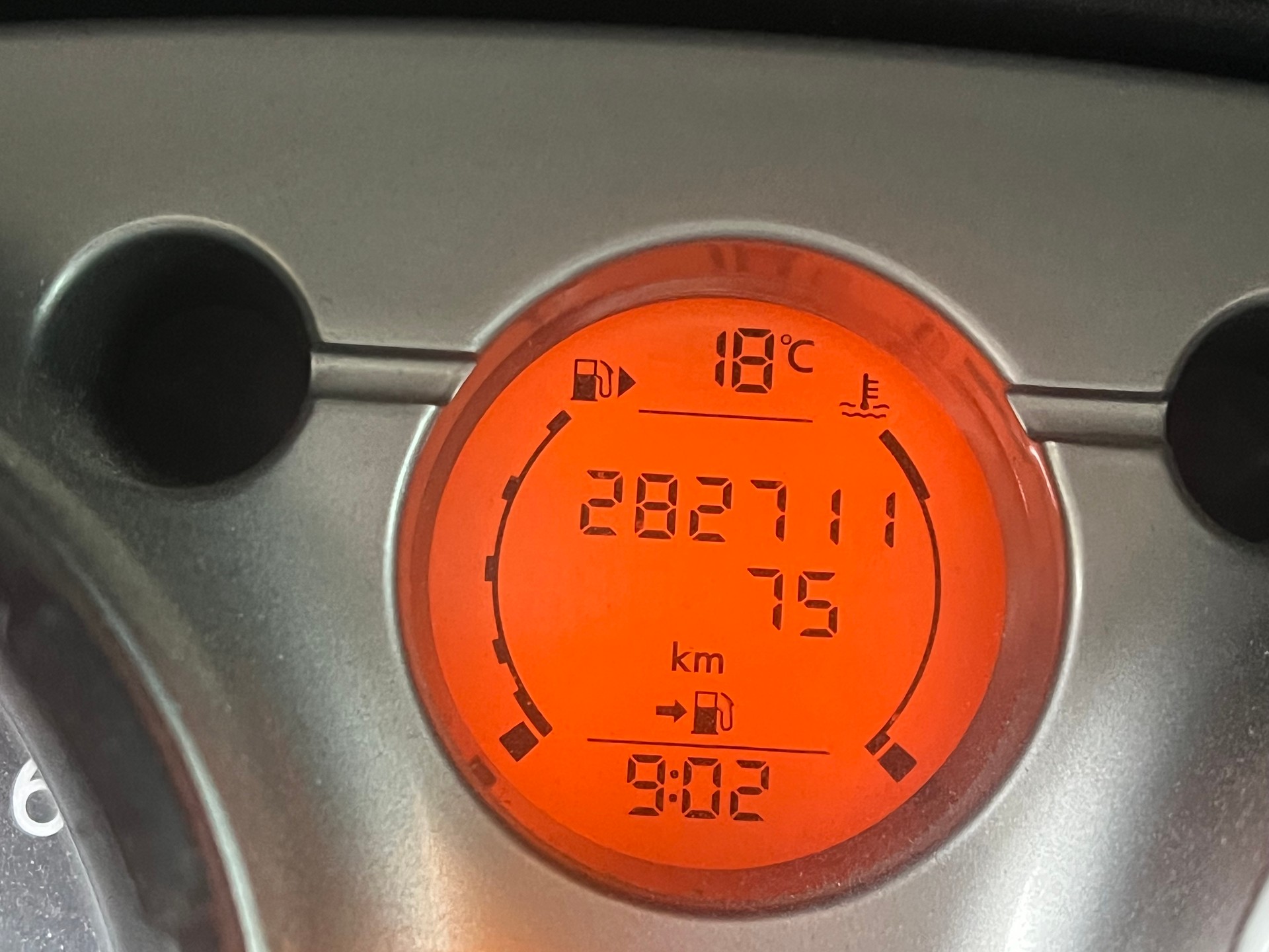 NISSAN Qashqai 2.0 4WD visia-image-7
