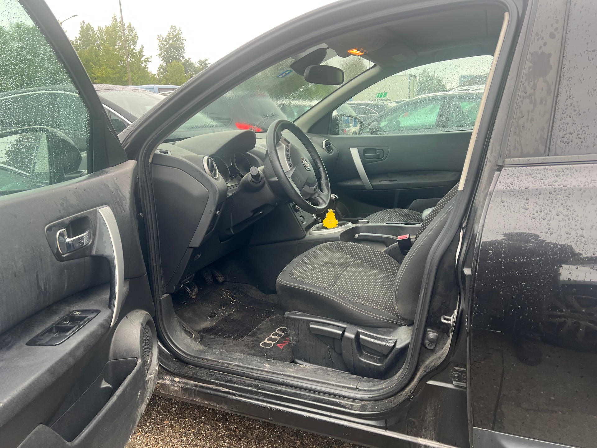 NISSAN Qashqai 2.0 4WD visia-image-4