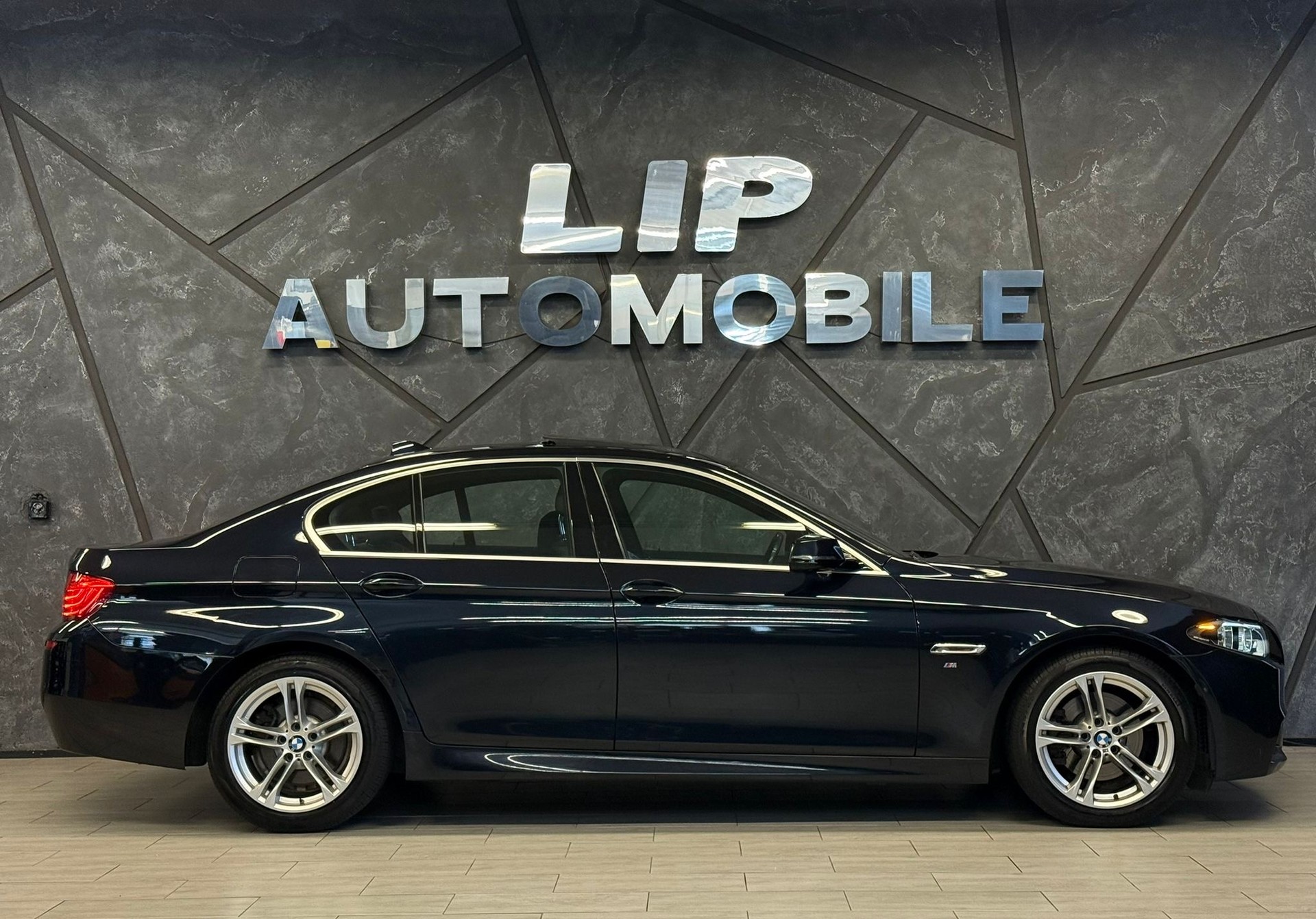 BMW 520d xDrive Steptronic M Packet-showroom-element-3