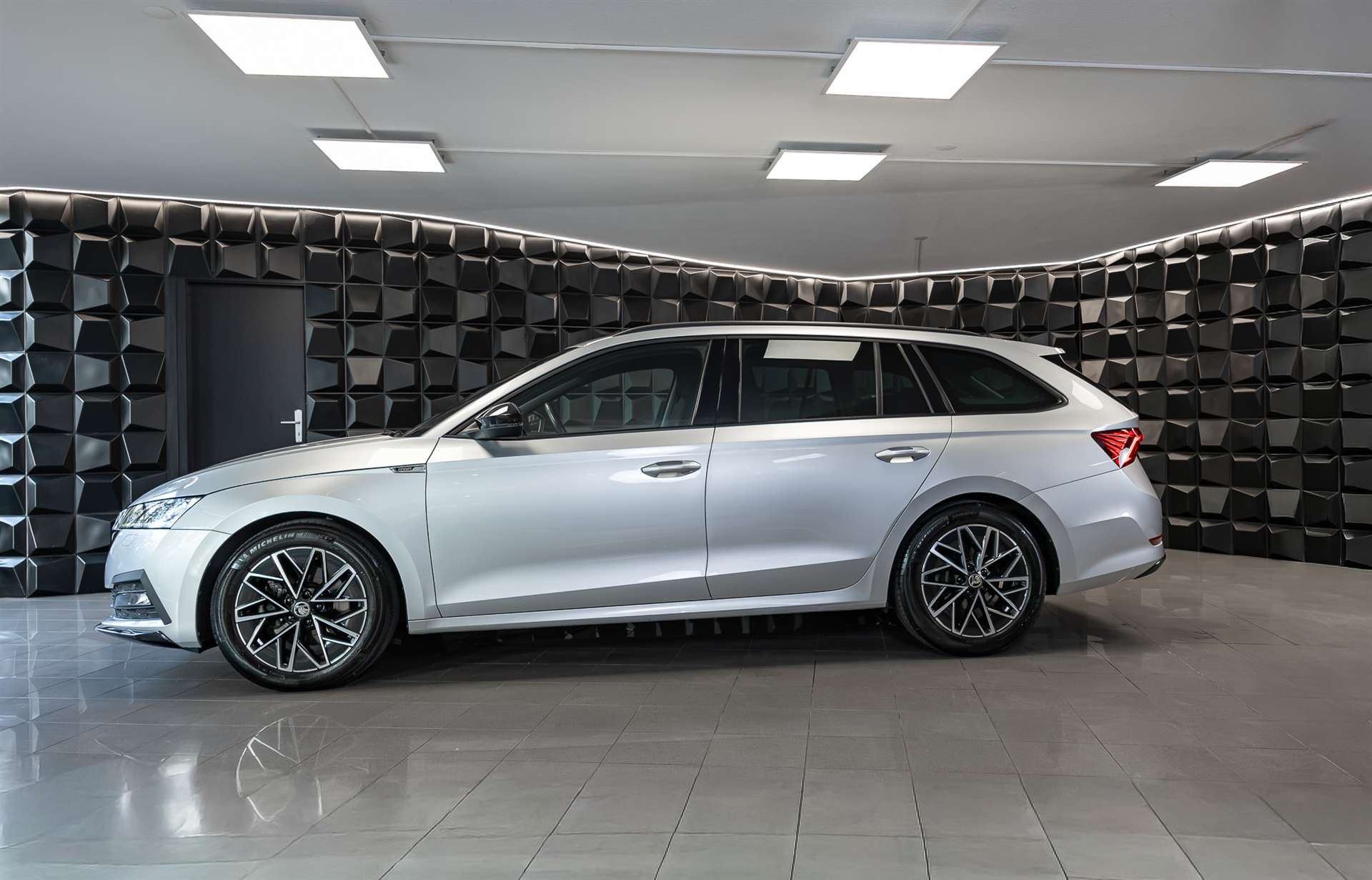 SKODA Octavia Combi 2.0 TDI DSG SportLine 4x4-showroom-element-1