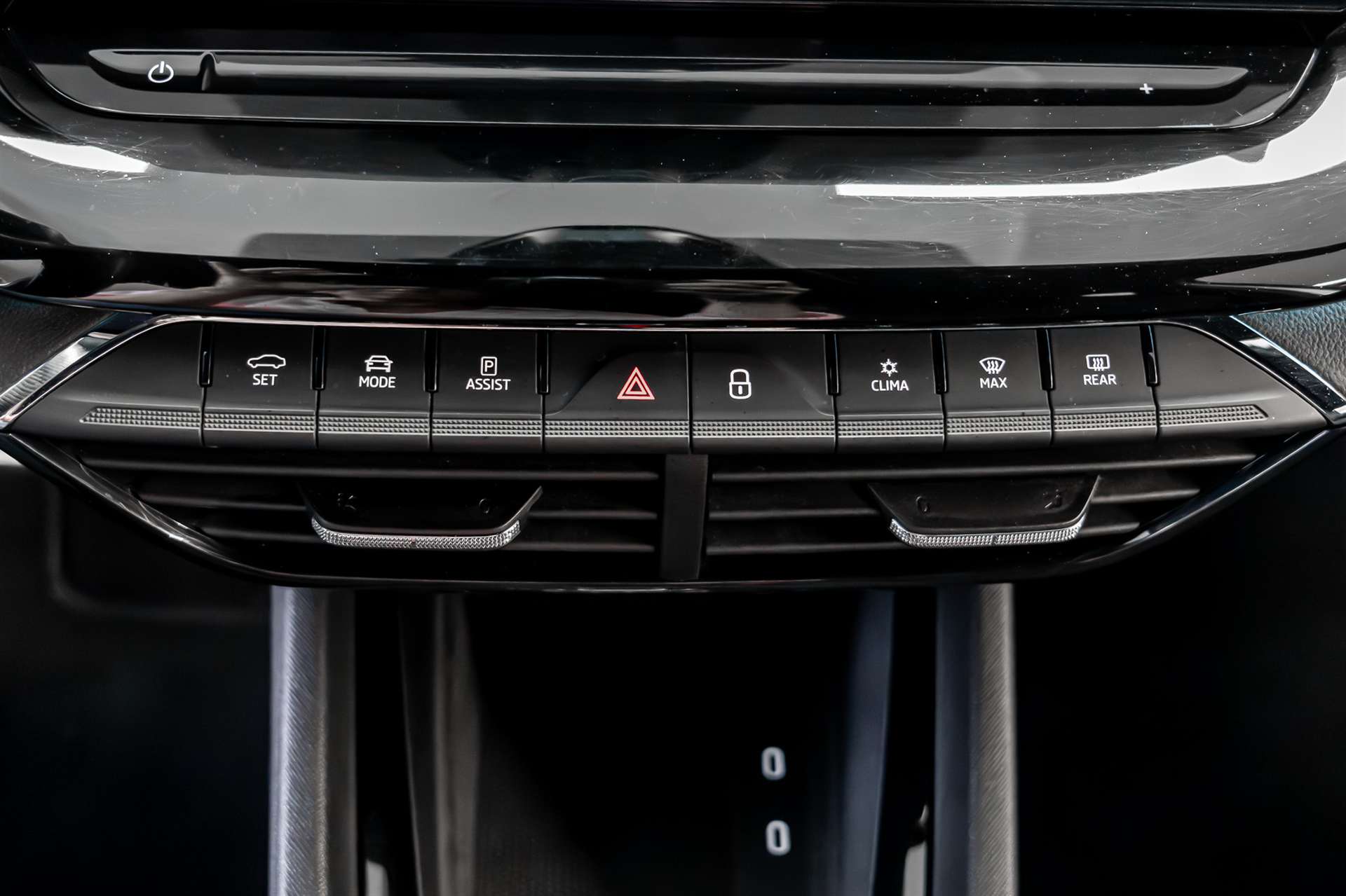 SKODA Octavia Combi 2.0 TDI DSG SportLine 4x4-image-20