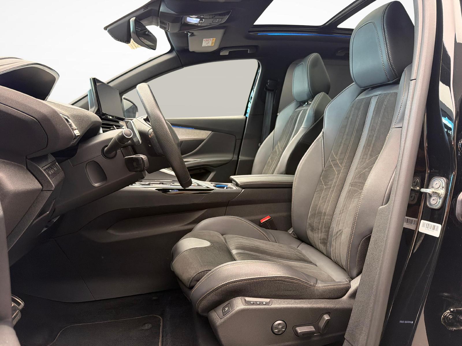 PEUGEOT 3008 1.6 Plug-in Hybrid4 GT-image-9
