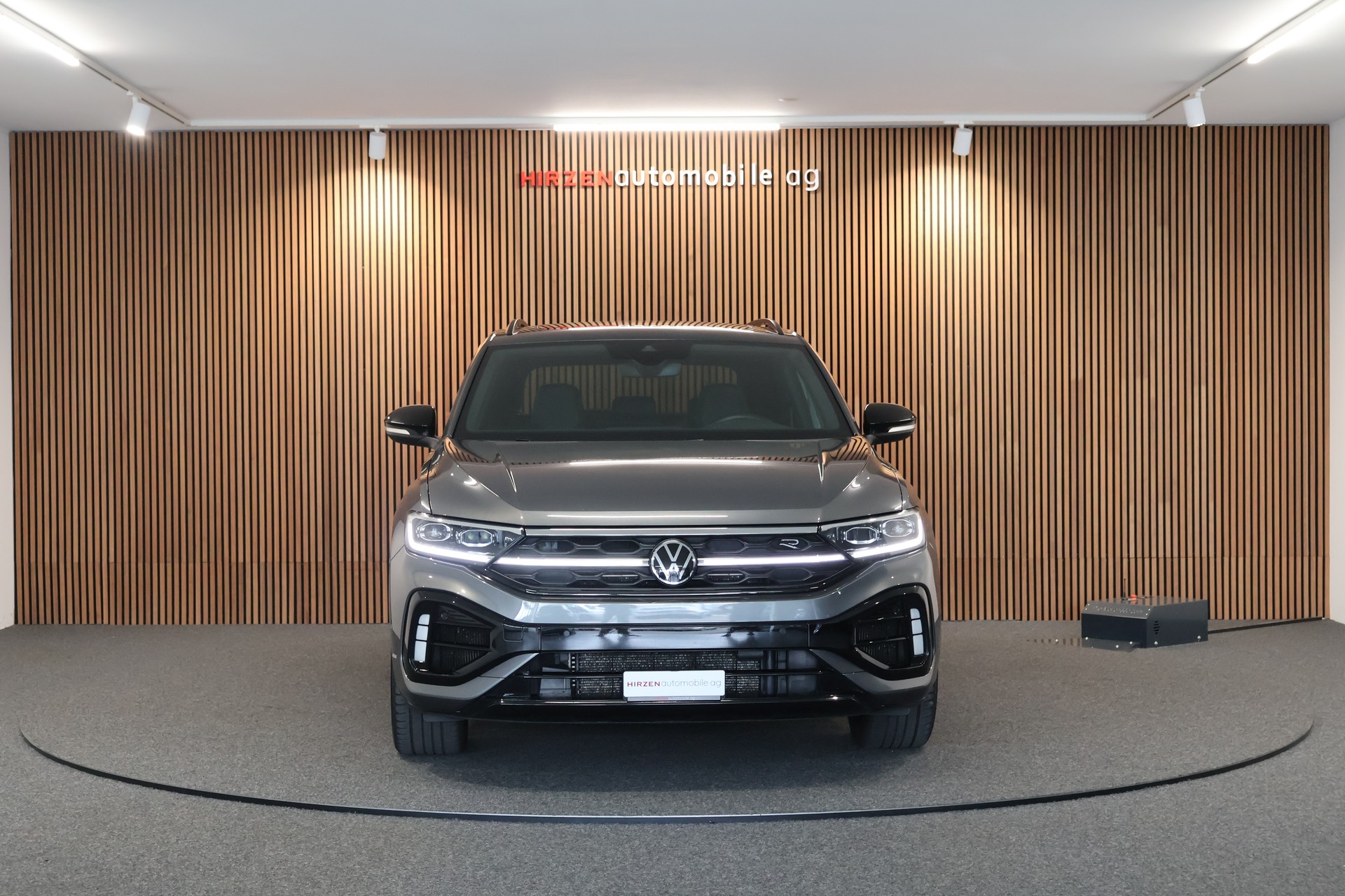 VW T-Roc 2.0 TSI R DSG 4Motion-image-7