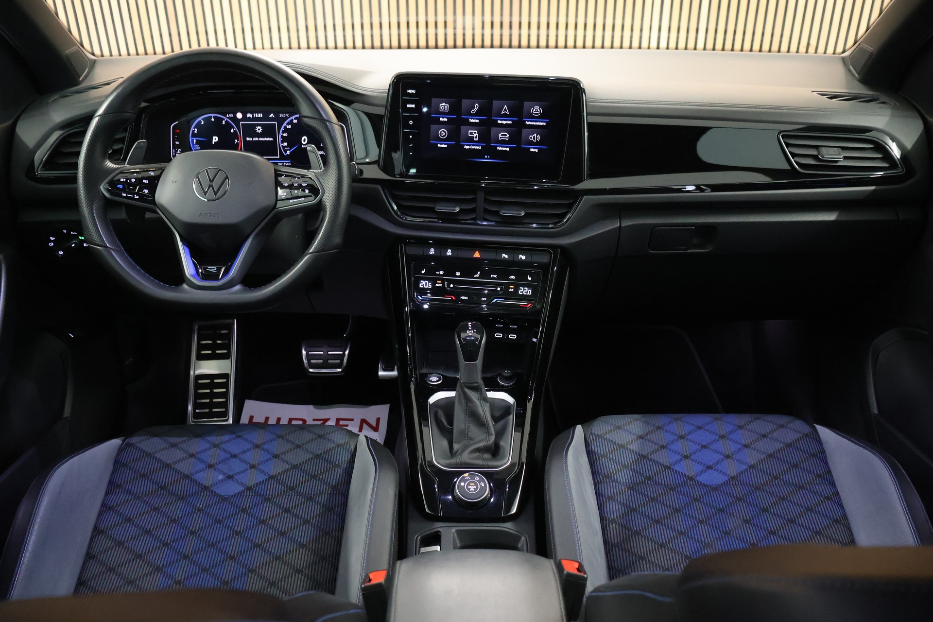 VW T-Roc 2.0 TSI R DSG 4Motion-image-14