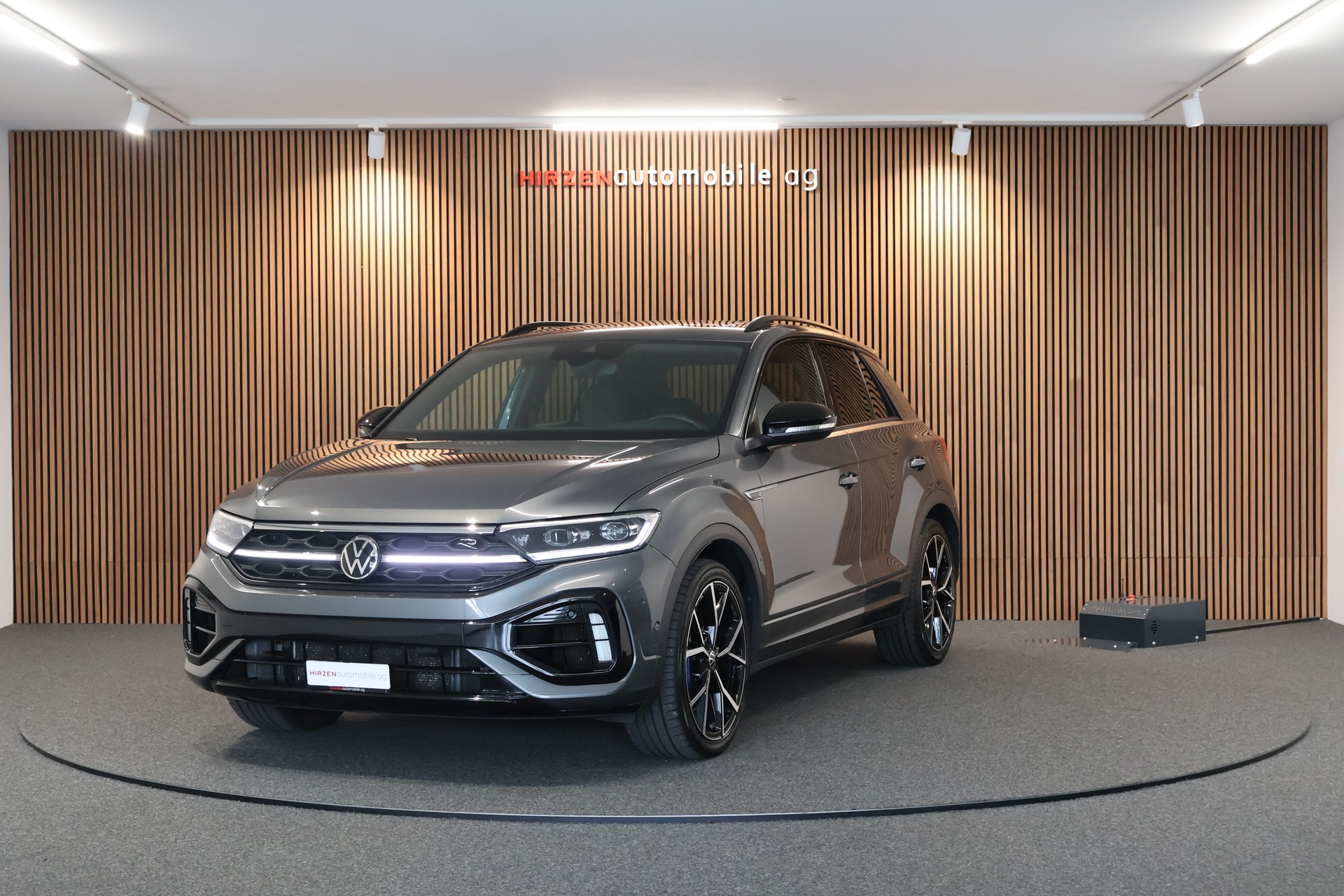 VW T-Roc 2.0 TSI R DSG 4Motion-image-0
