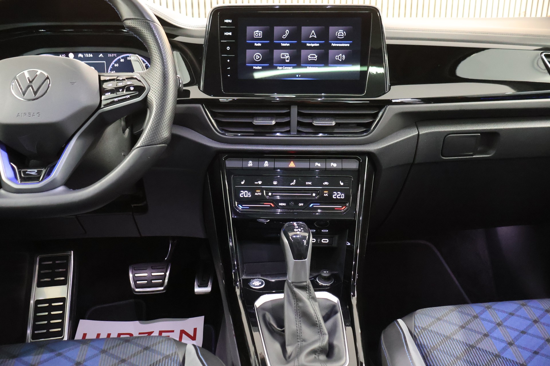 VW T-Roc 2.0 TSI R DSG 4Motion-image-16