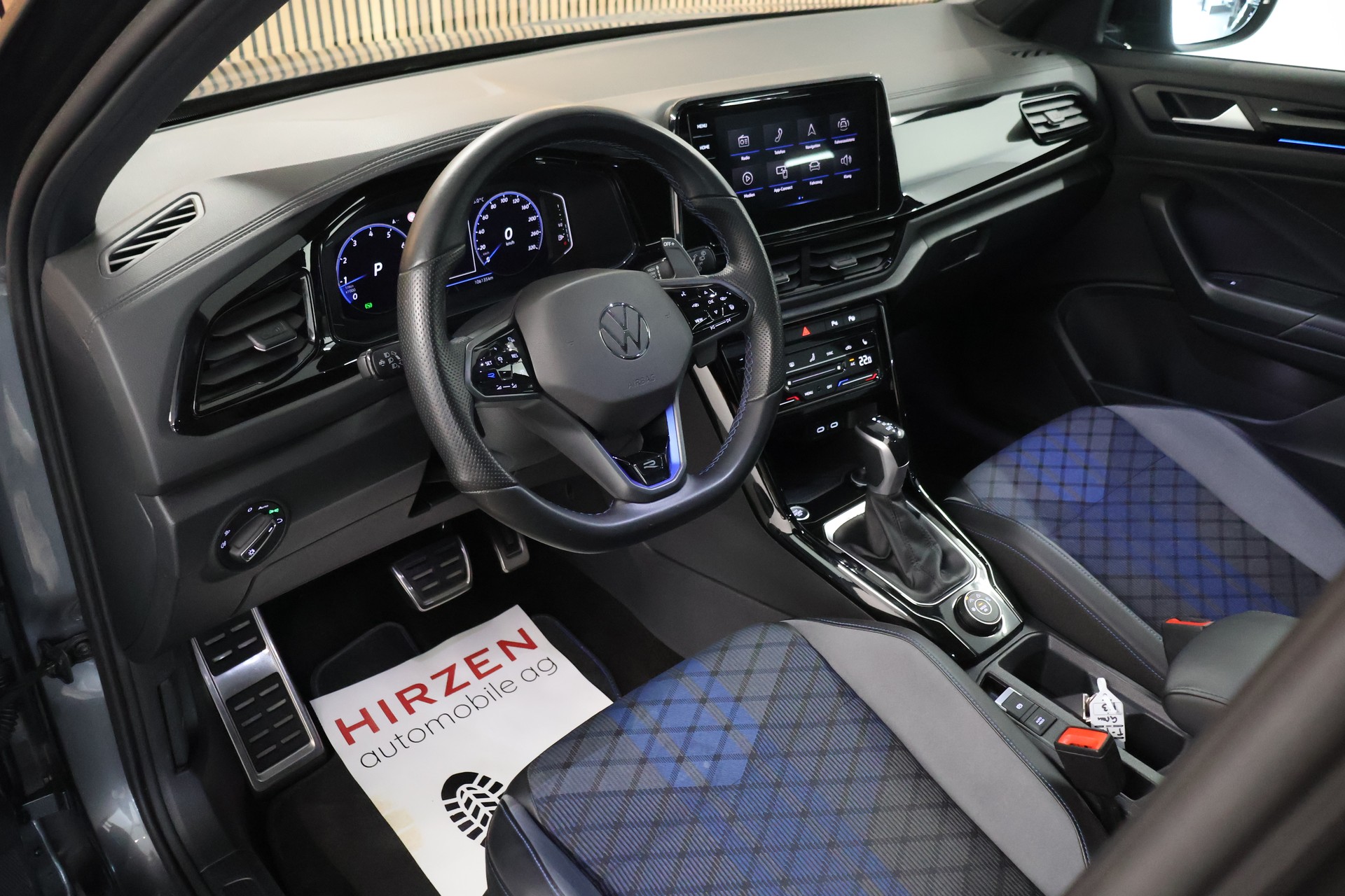 VW T-Roc 2.0 TSI R DSG 4Motion-image-9