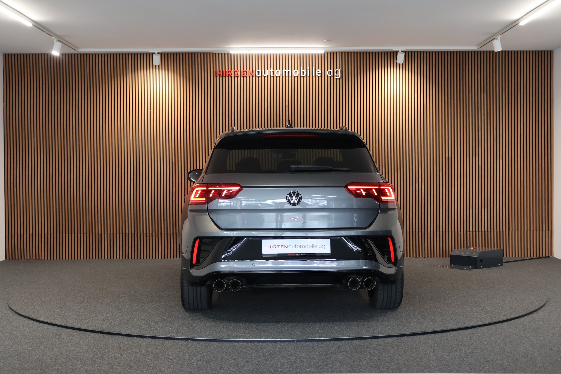 VW T-Roc 2.0 TSI R DSG 4Motion-image-3