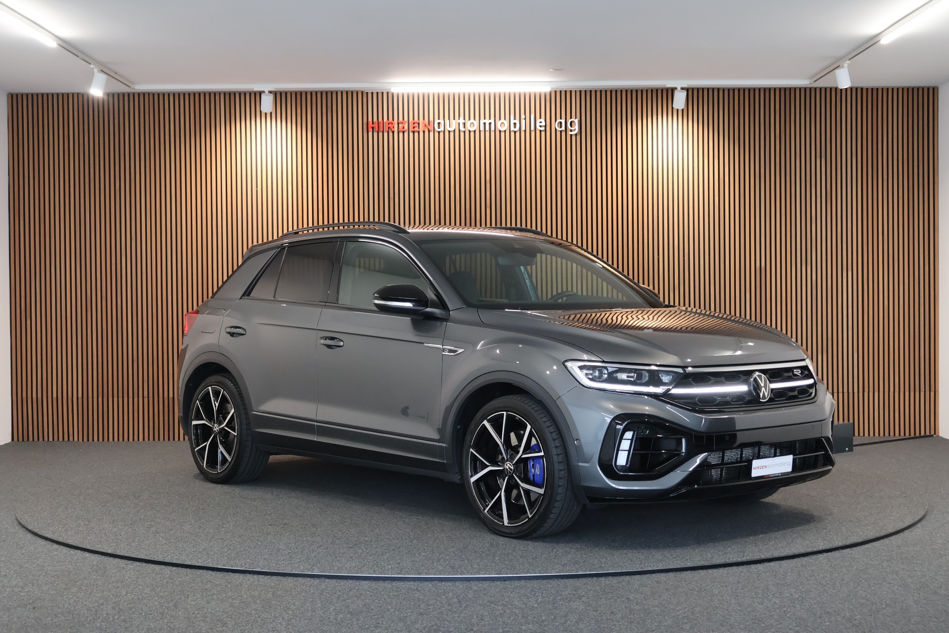 VW T-Roc 2.0 TSI R DSG 4Motion-image-6