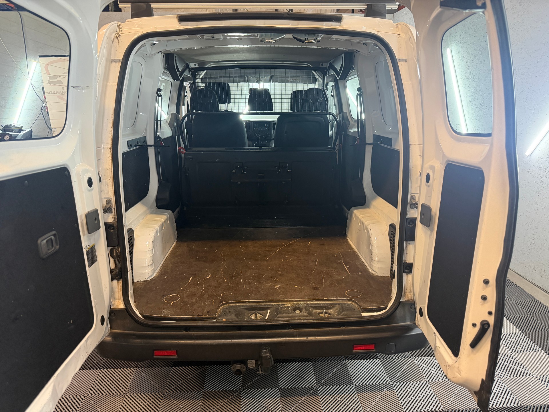 NISSAN NV200-image-12