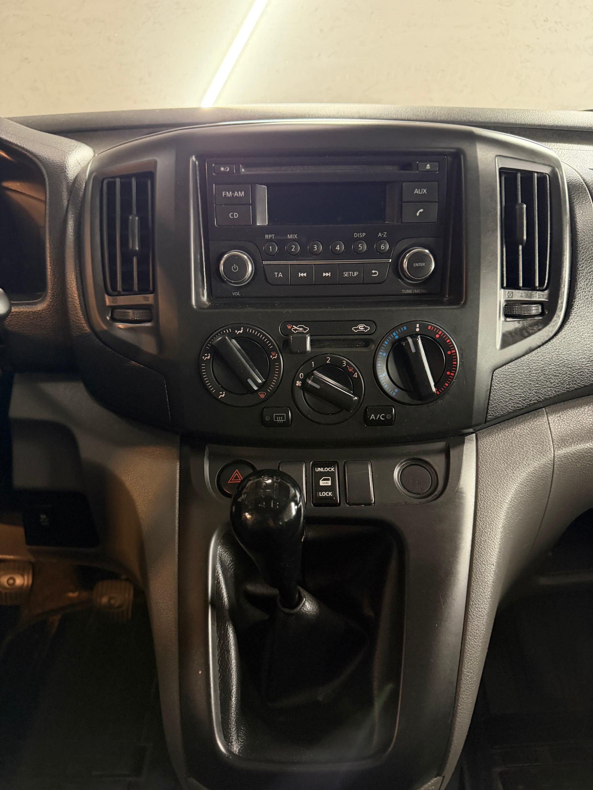 NISSAN NV200-image-15