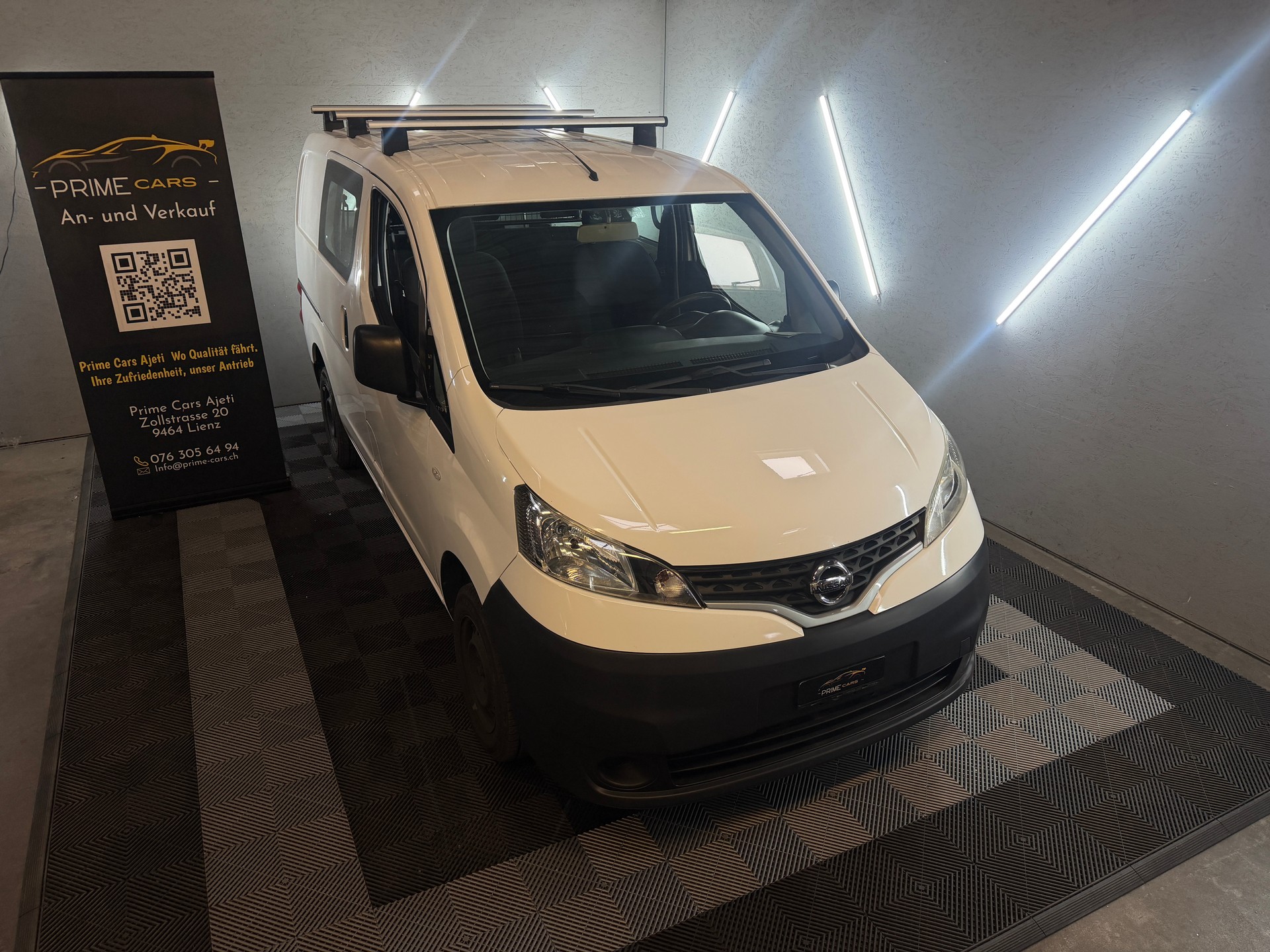 NISSAN NV200-image-0