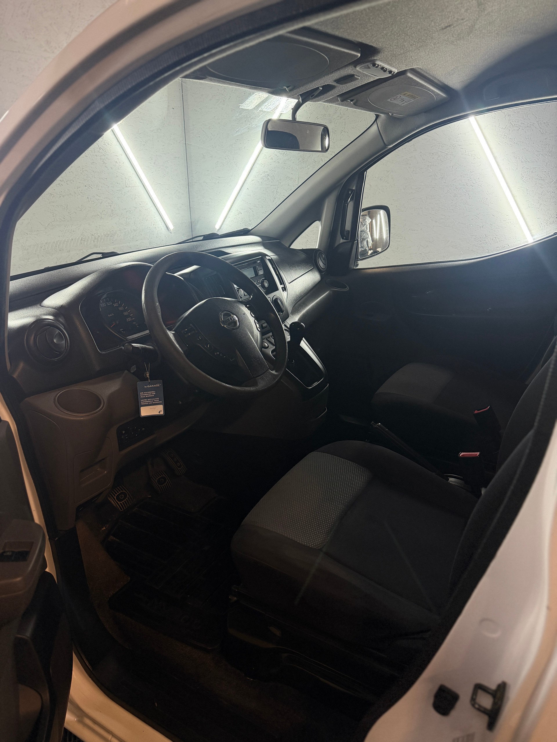 NISSAN NV200-image-14