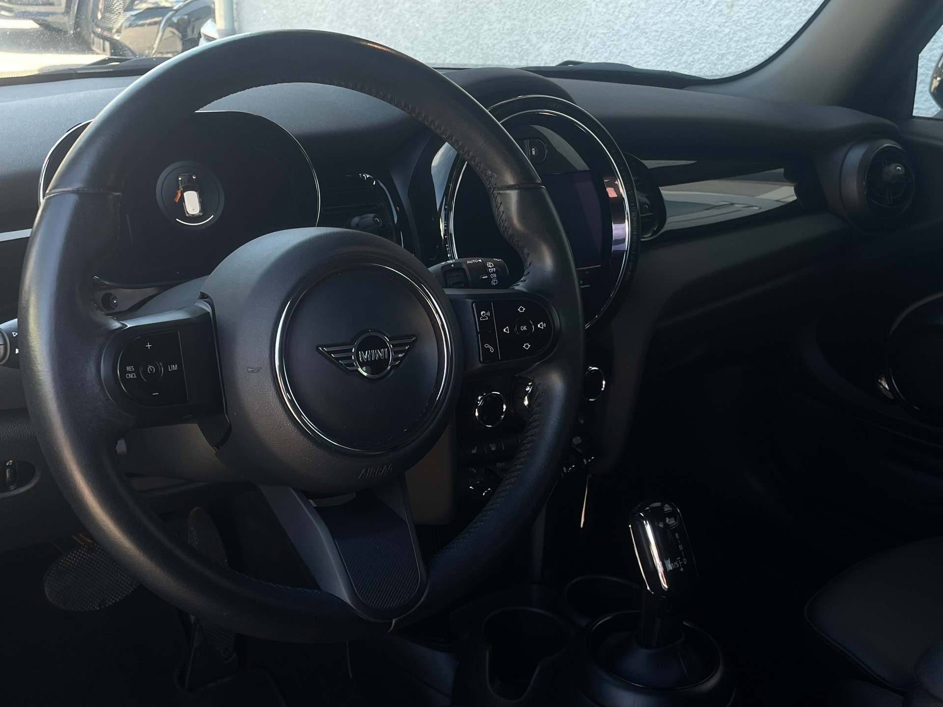 MINI Cooper Camden Edition Steptronic DKG-image-5