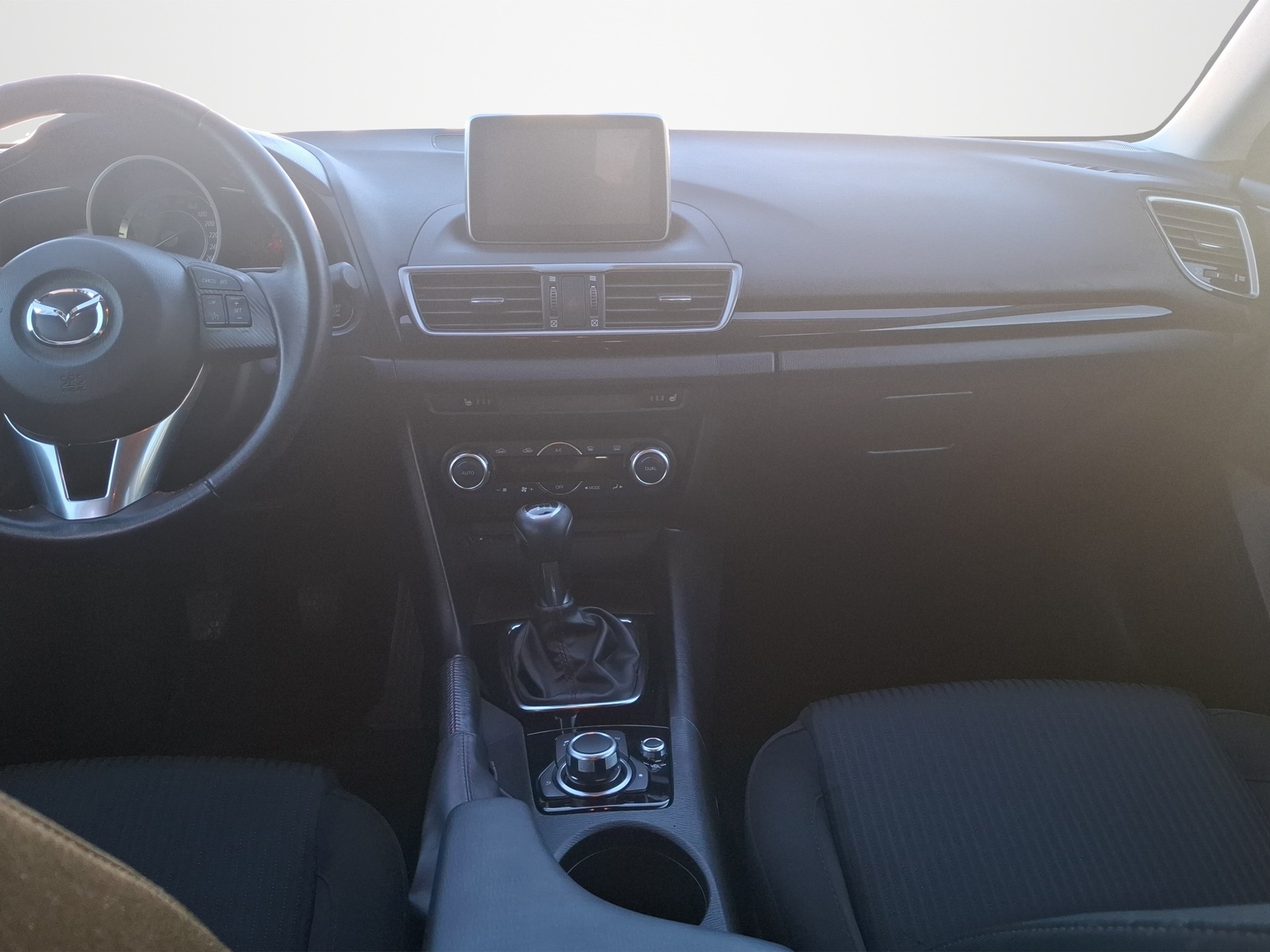 MAZDA 3 SKYACTIV-G 100 Ambition-image-9