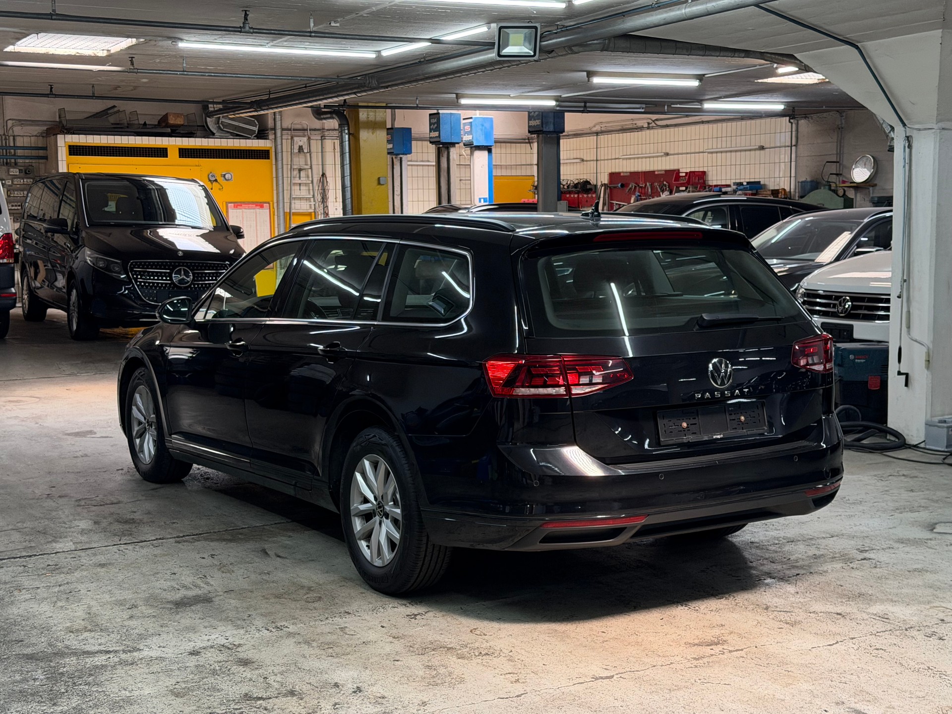VW Passat 2.0 TDI BMT Business DSG-image-6