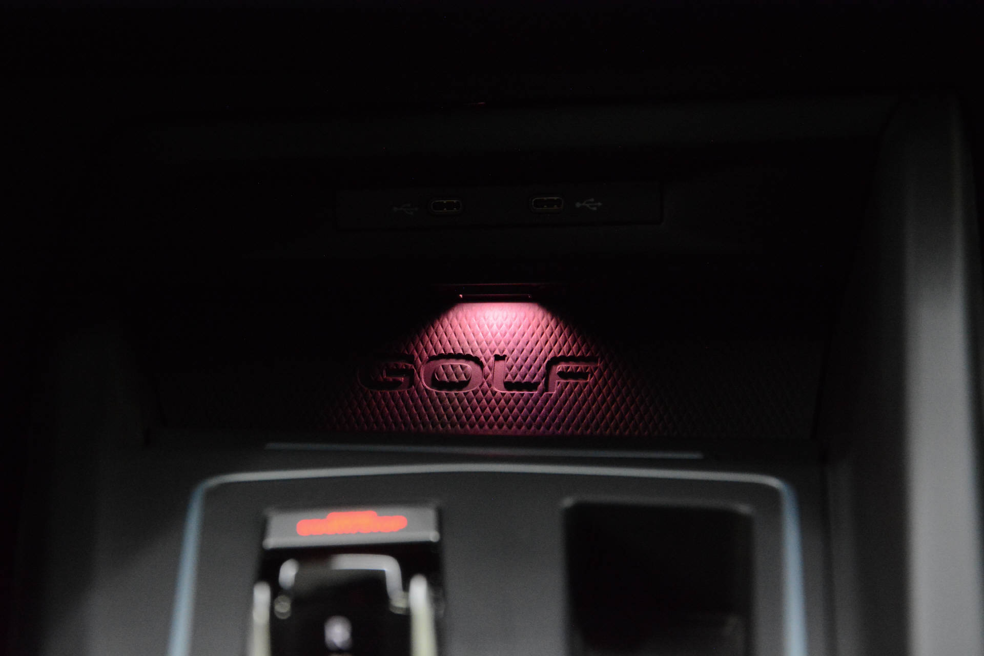 VW Golf VIII 2.0 TSI GTI DSG-image-18