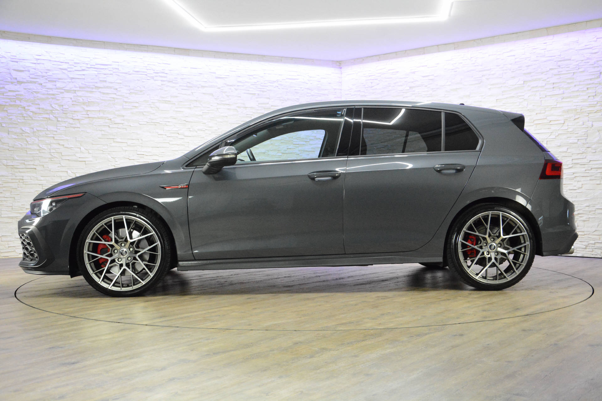 VW Golf VIII 2.0 TSI GTI DSG-image-2