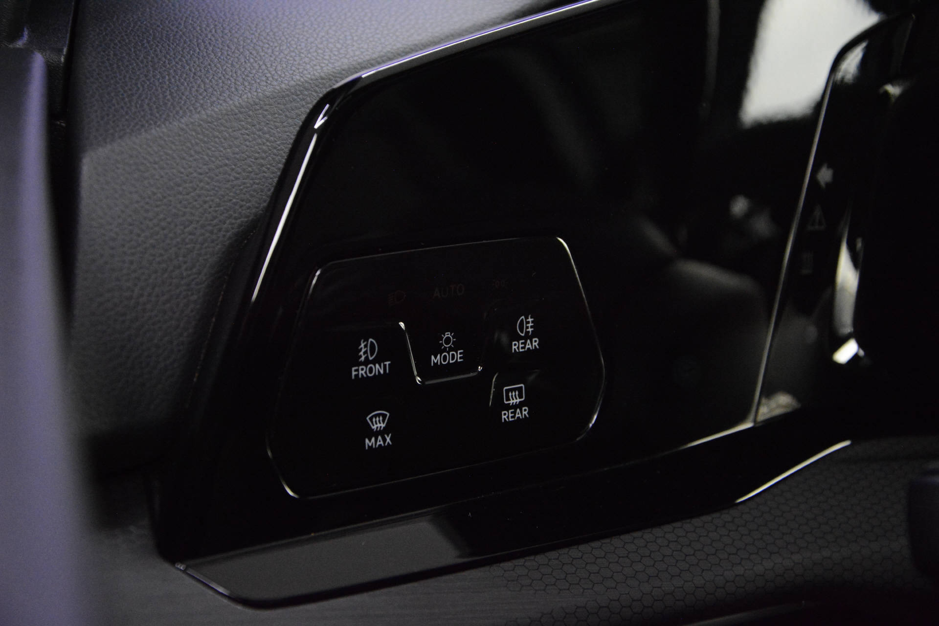 VW Golf VIII 2.0 TSI GTI DSG-image-17