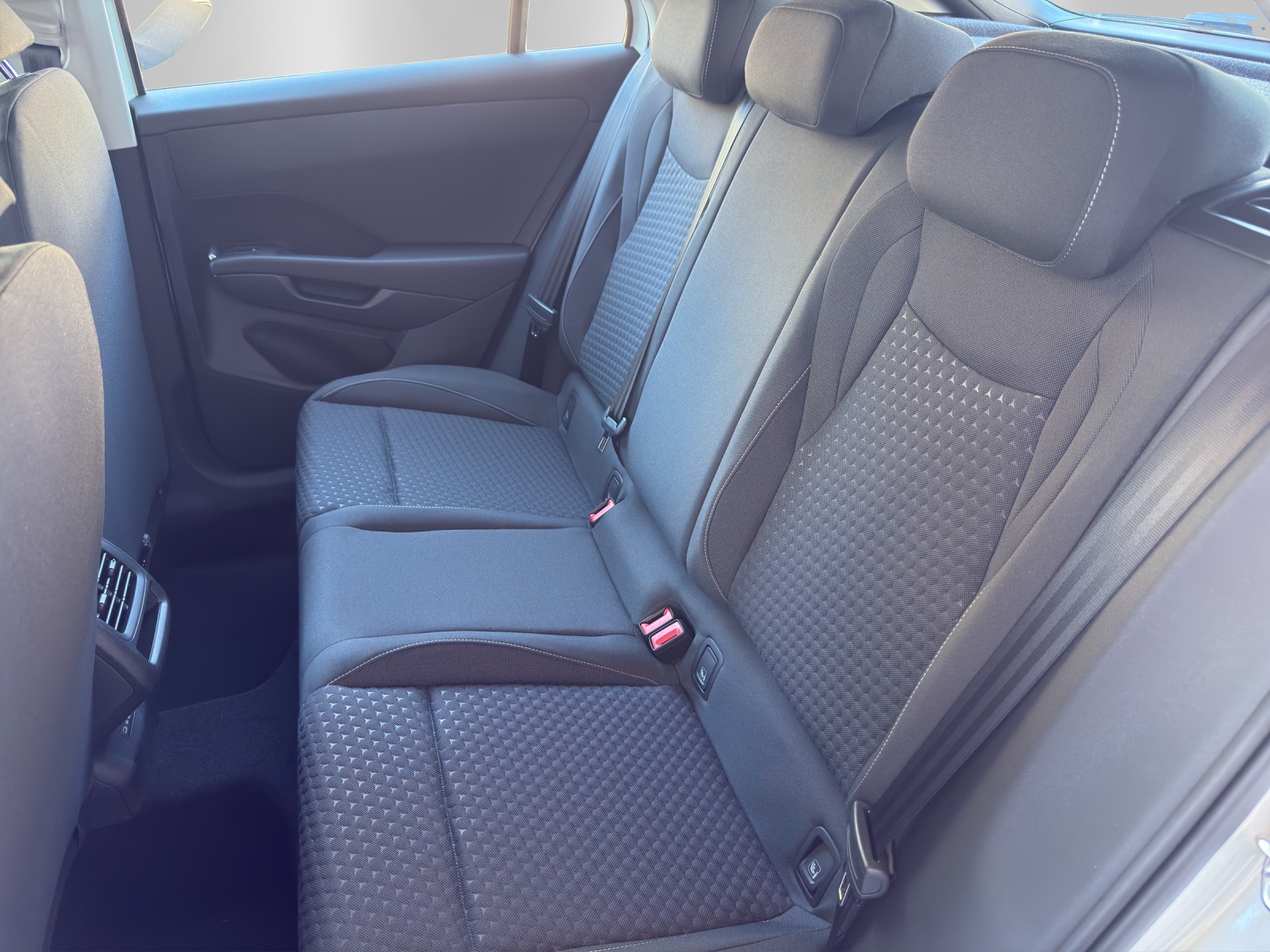 VW T-Roc 1.5 eTSI mHEV Trend DSG-image-10