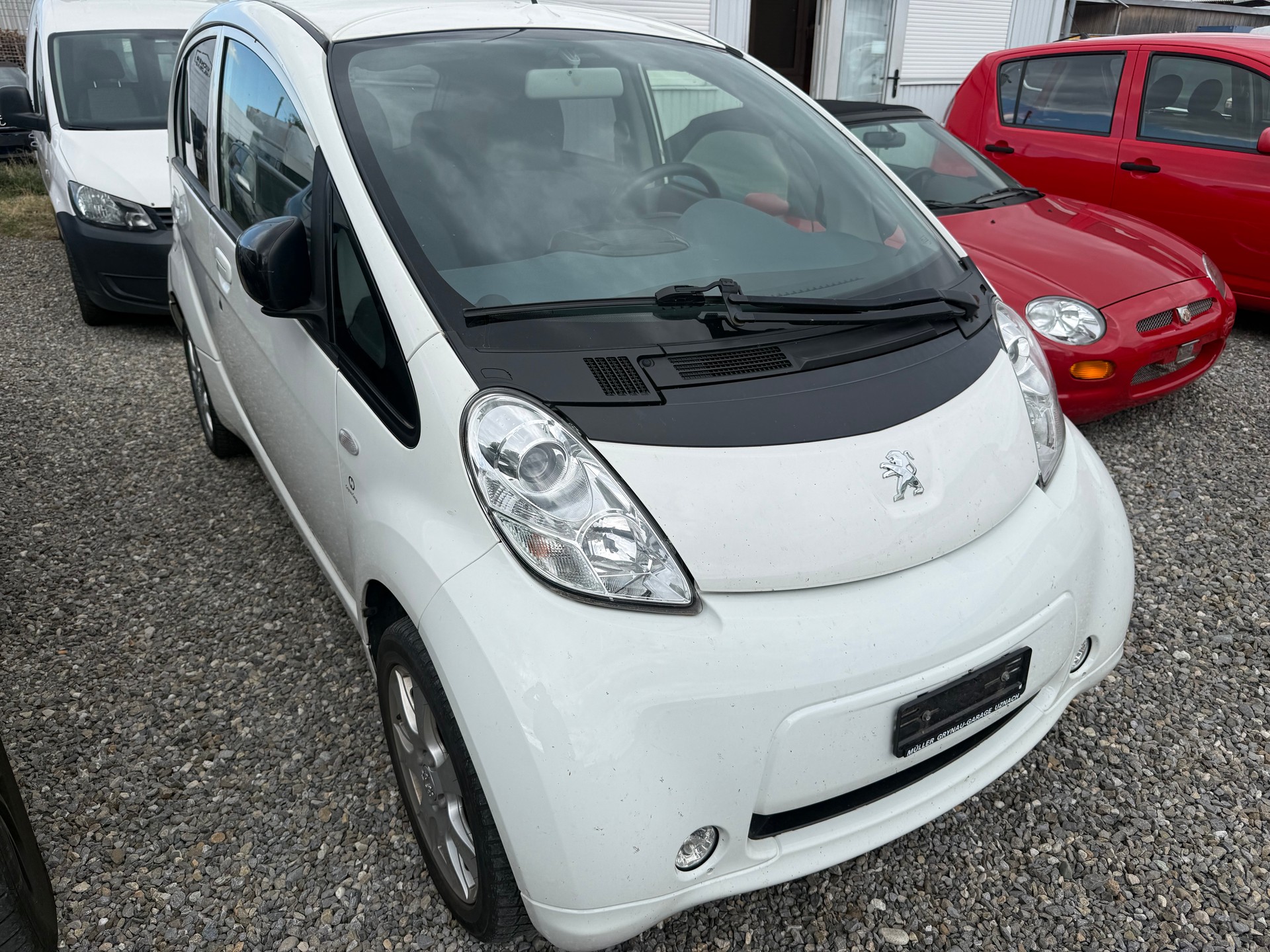 PEUGEOT iON Active-image-1