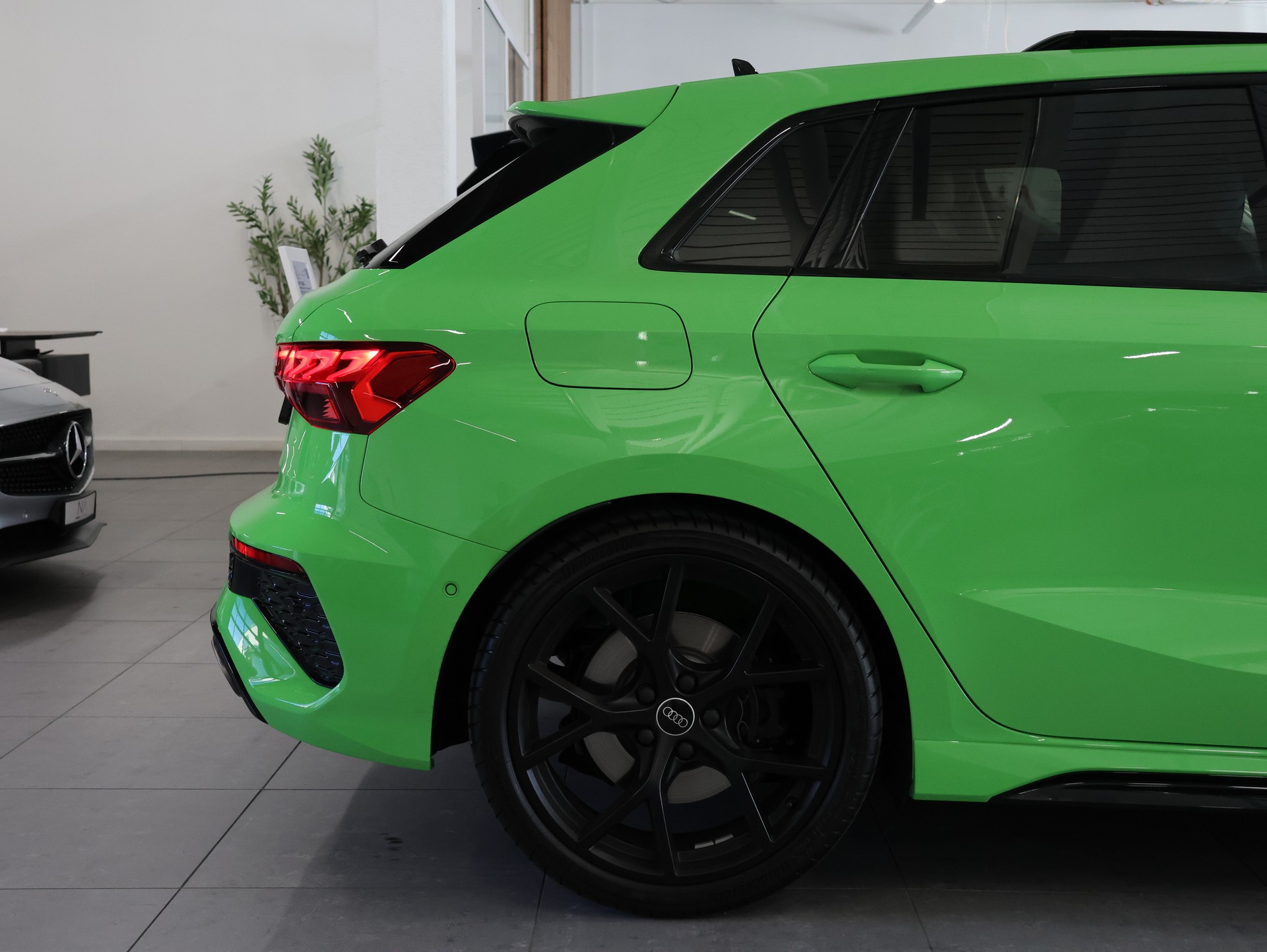 AUDI RS3 Sportback 2.5 TSI quattro S-tronic *AKRAPOVIC-ABGASANLAGE* KERAMIKVERSIEGLUNG *-image-8
