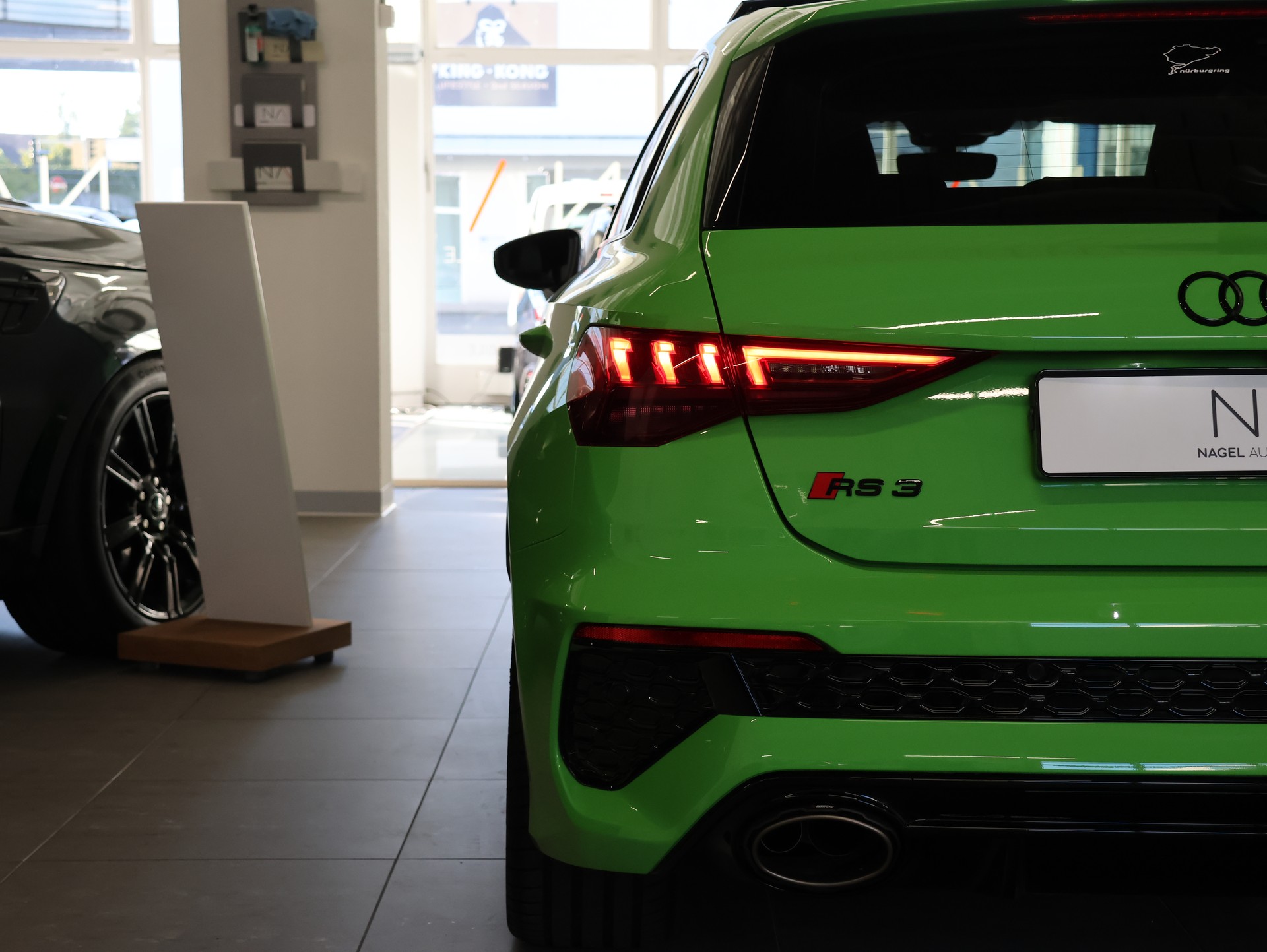 AUDI RS3 Sportback 2.5 TSI quattro S-tronic *AKRAPOVIC-ABGASANLAGE* KERAMIKVERSIEGLUNG *-image-5