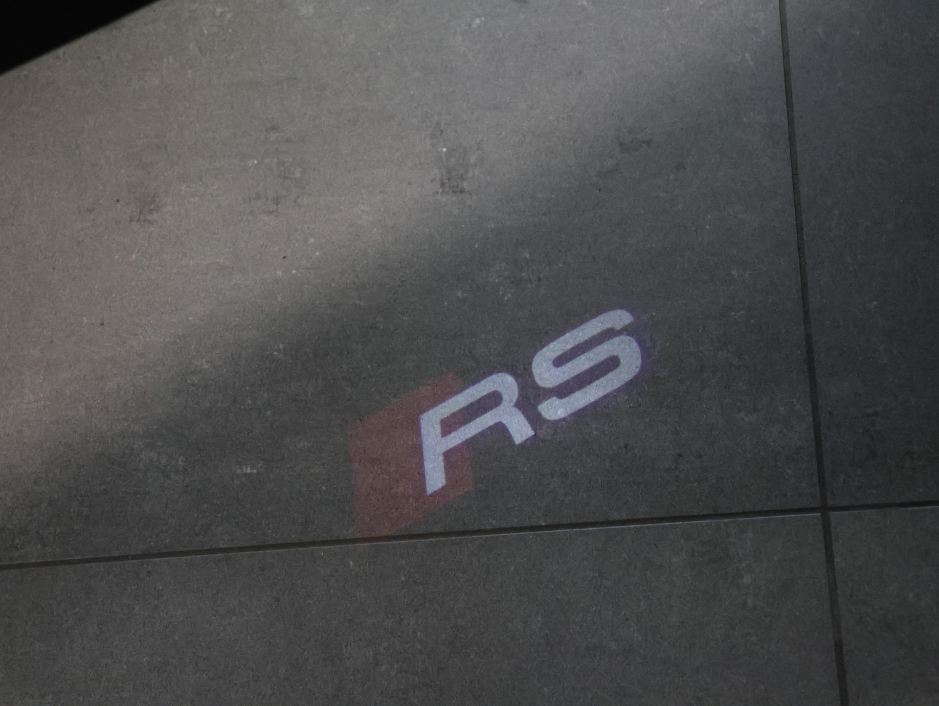 AUDI RS3 Sportback 2.5 TSI quattro S-tronic *AKRAPOVIC-ABGASANLAGE* KERAMIKVERSIEGLUNG *-image-12