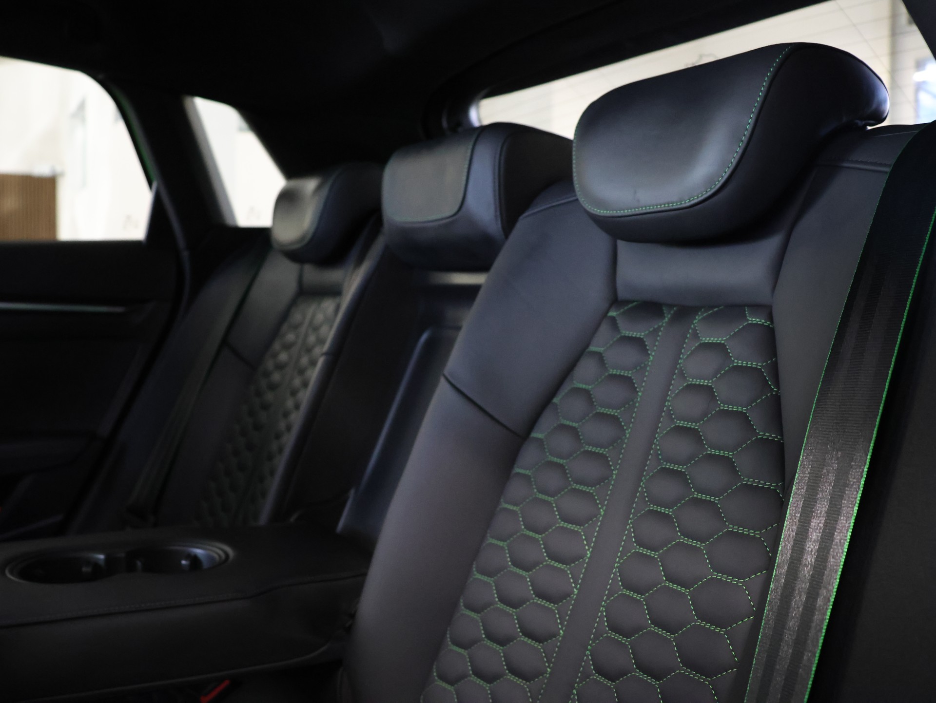 AUDI RS3 Sportback 2.5 TSI quattro S-tronic *AKRAPOVIC-ABGASANLAGE* KERAMIKVERSIEGLUNG *-image-32