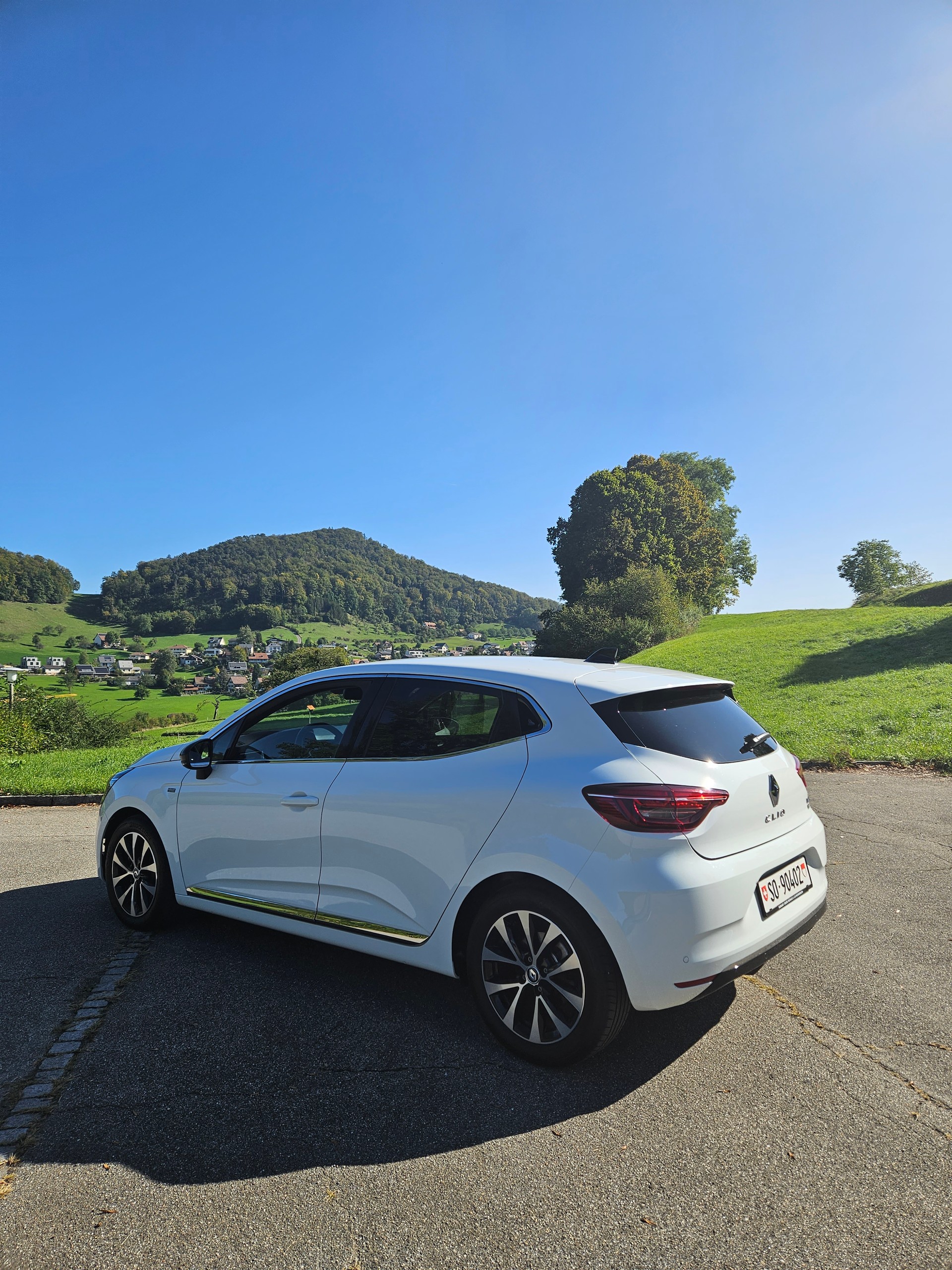 RENAULT E-Tech Hybrid-image-3