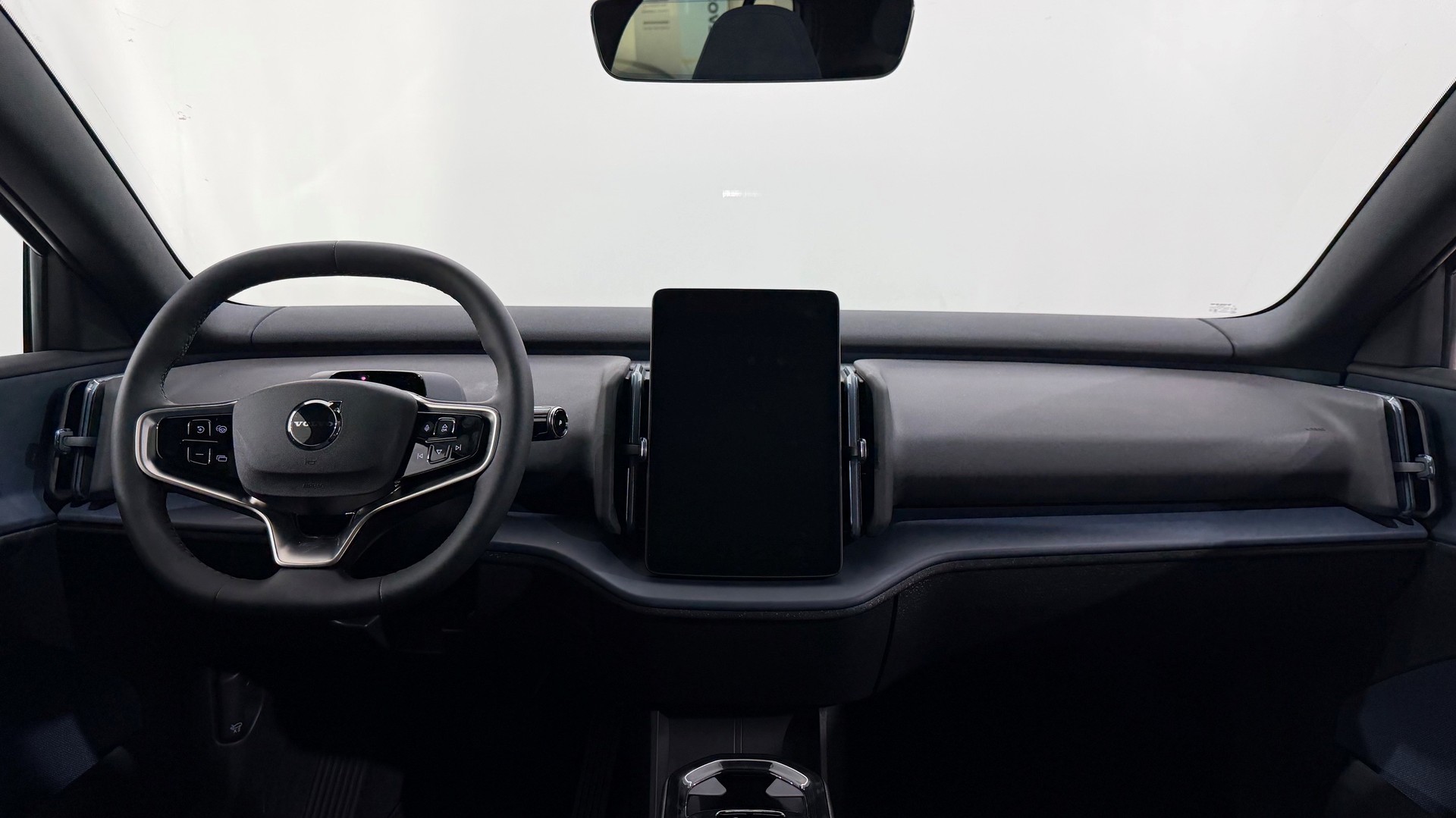 VOLVO EX 30 P8 Ultra XCENTRIC Black E-image-4