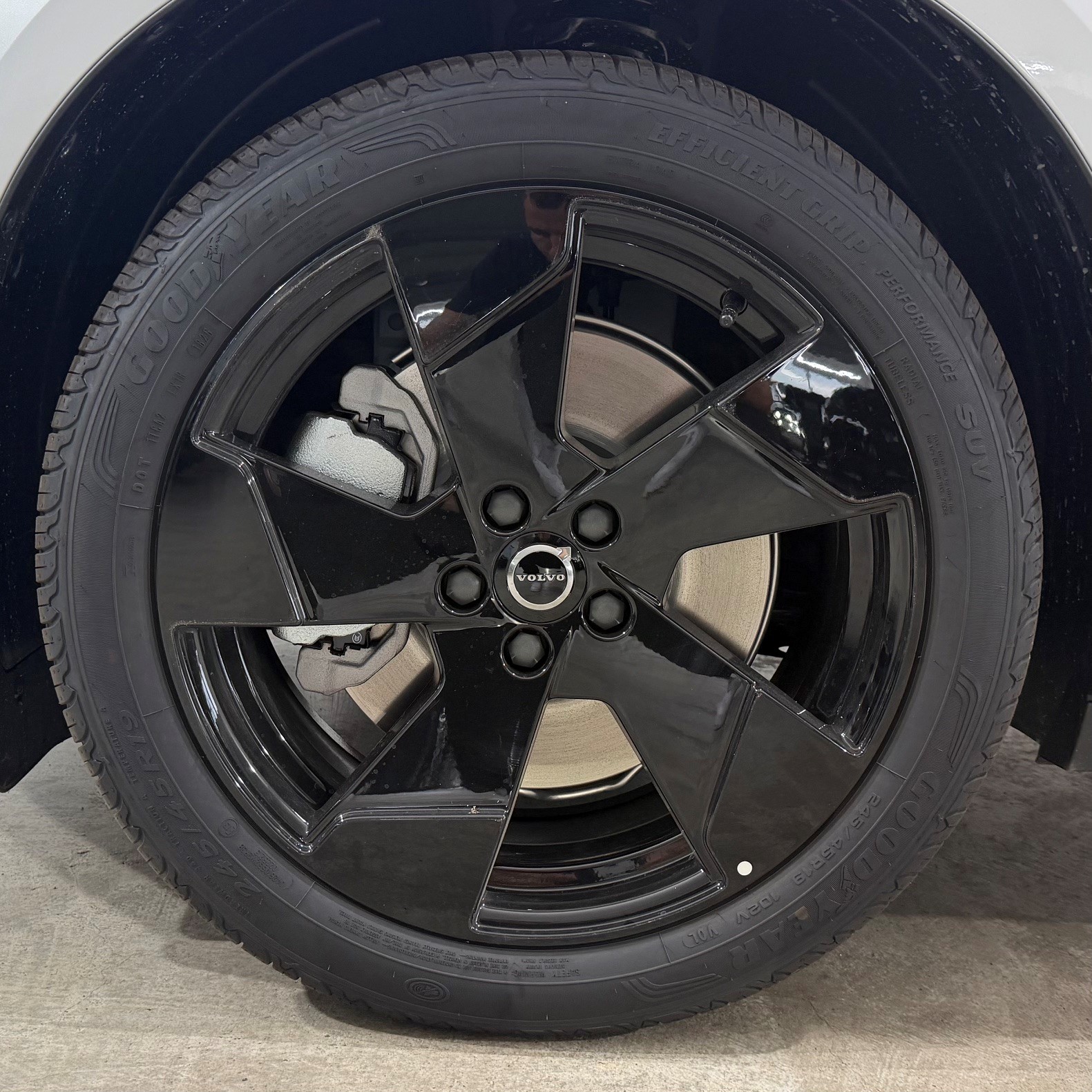VOLVO EX 30 P8 Ultra XCENTRIC Black E-image-8