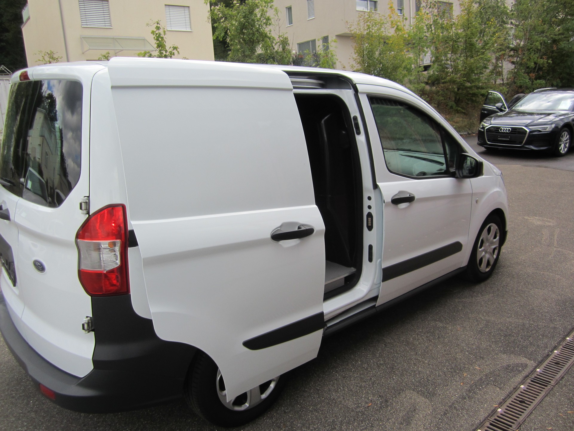 FORD Transit Courier Van 1.5 TDCi Trend-image-3