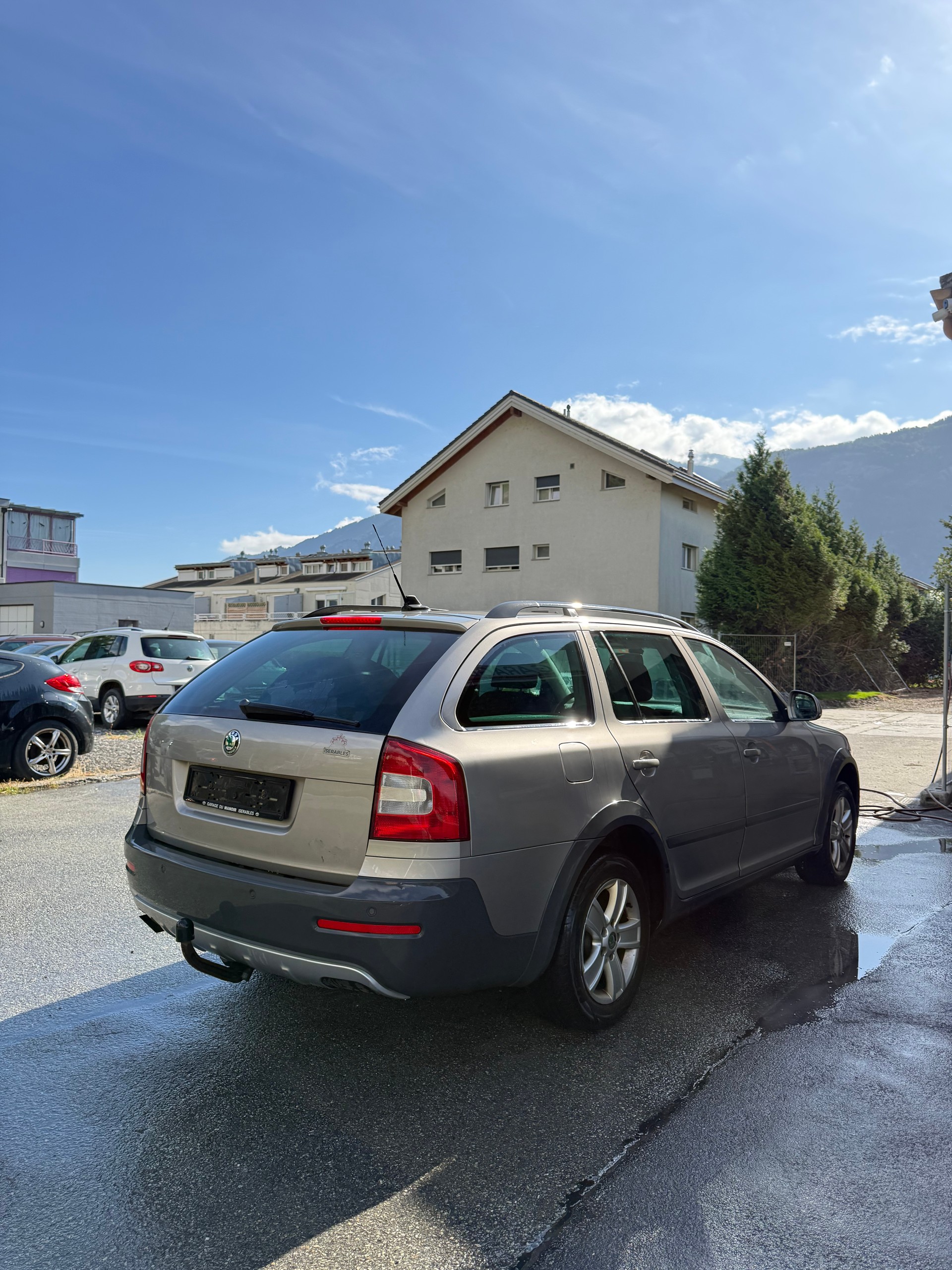 SKODA Octavia Combi 2.0 TDI Scout 4x4-image-2