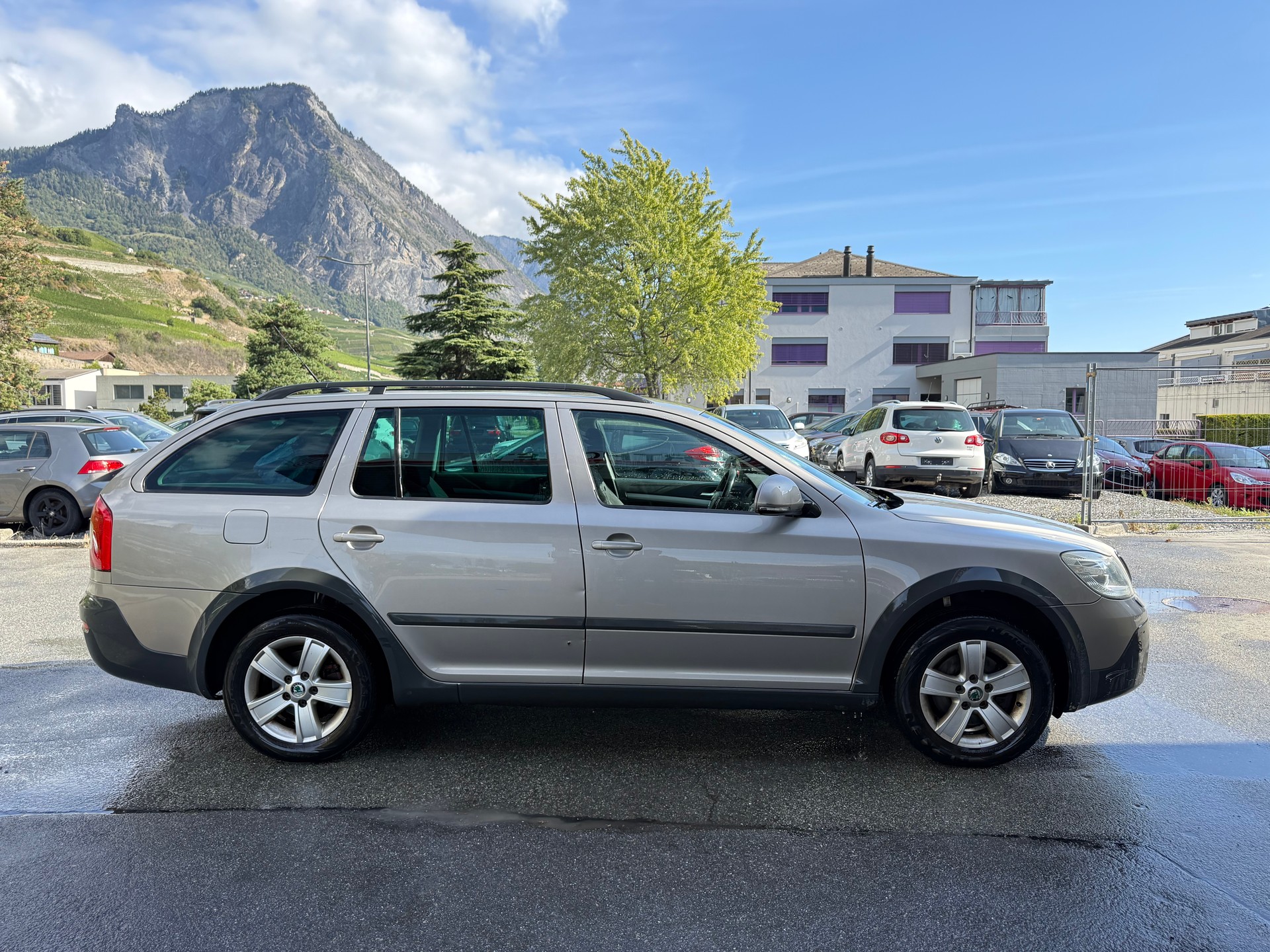 SKODA Octavia Combi 2.0 TDI Scout 4x4-image-5