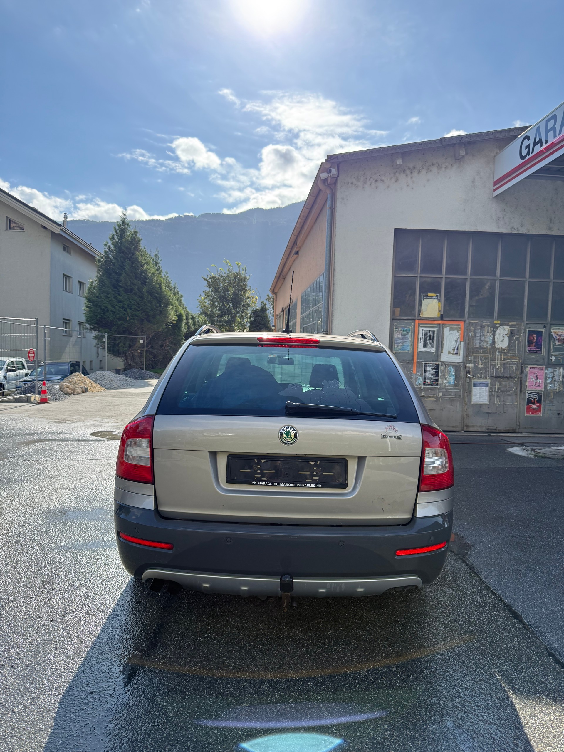 SKODA Octavia Combi 2.0 TDI Scout 4x4-image-6