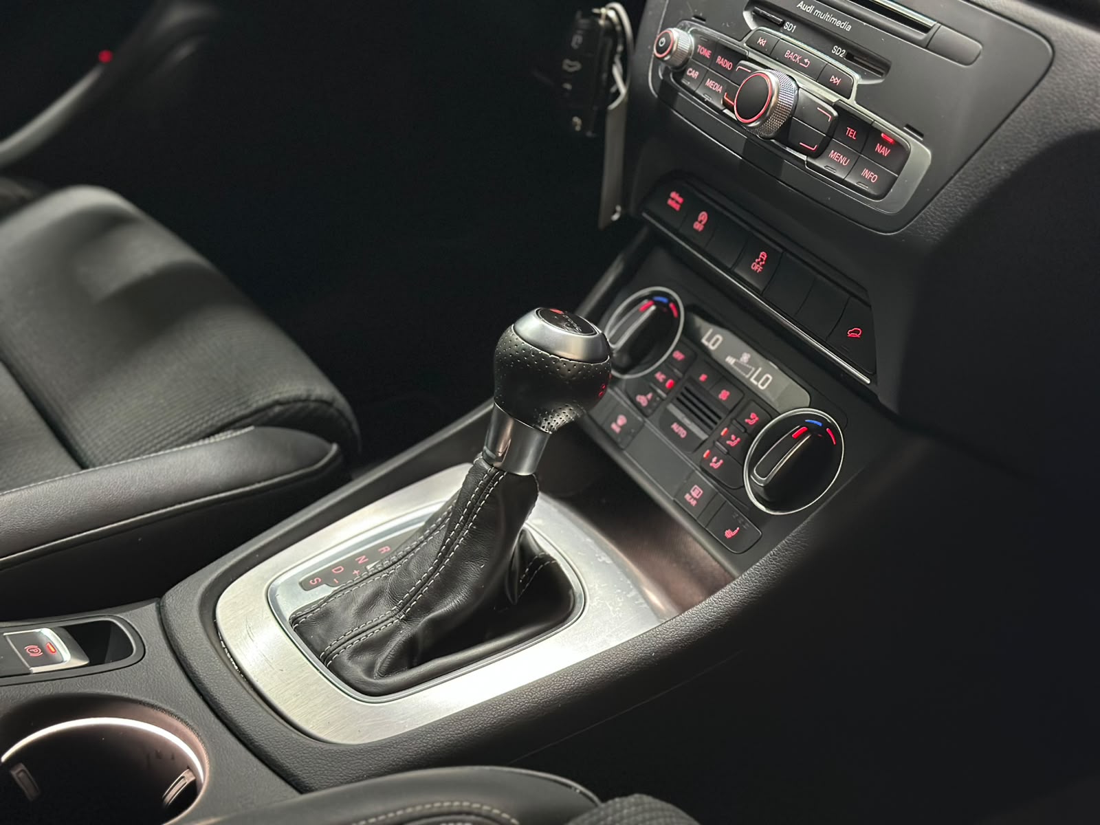 AUDI Q3 2.0 TFSI sport quattro S-tronic-image-14