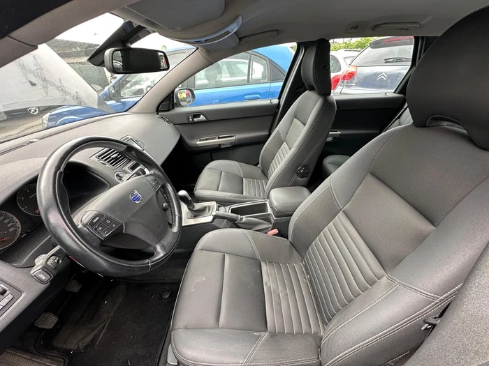 VOLVO V50 2.0D Kinetic-image-7