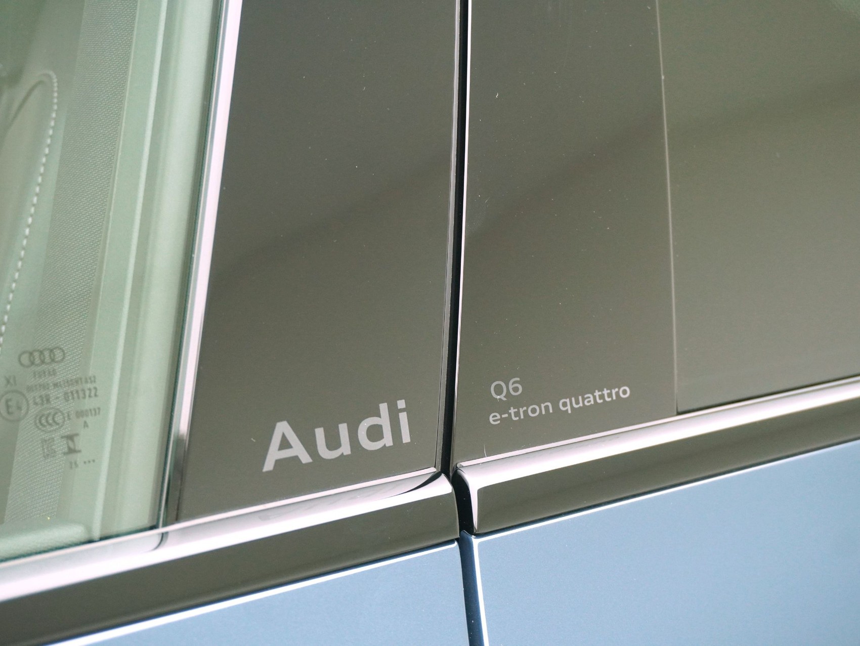 AUDI Q6 e-tron S line quattro **Audi Werksgarantie bis 02/2031**-image-9