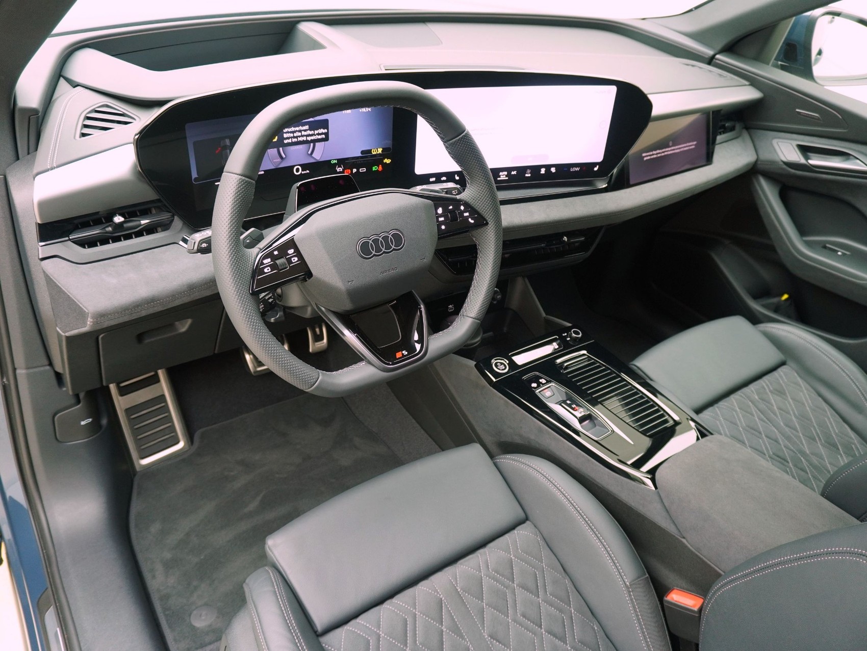 AUDI Q6 e-tron S line quattro **Audi Werksgarantie bis 02/2031**-image-12