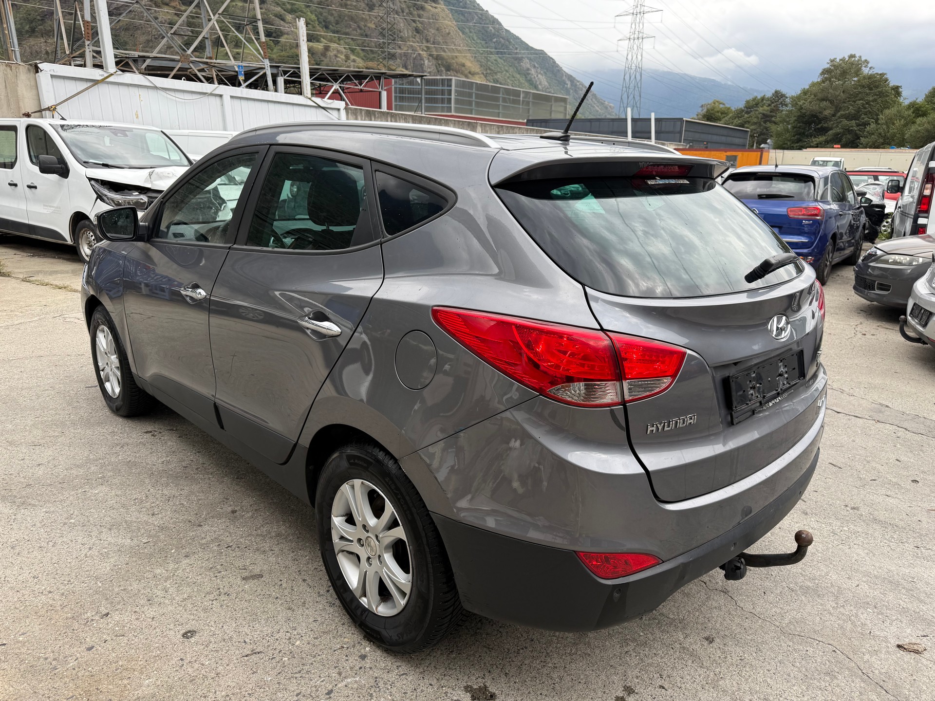 HYUNDAI iX 35 2.0 CRDi Style 4WD Automatic-image-11