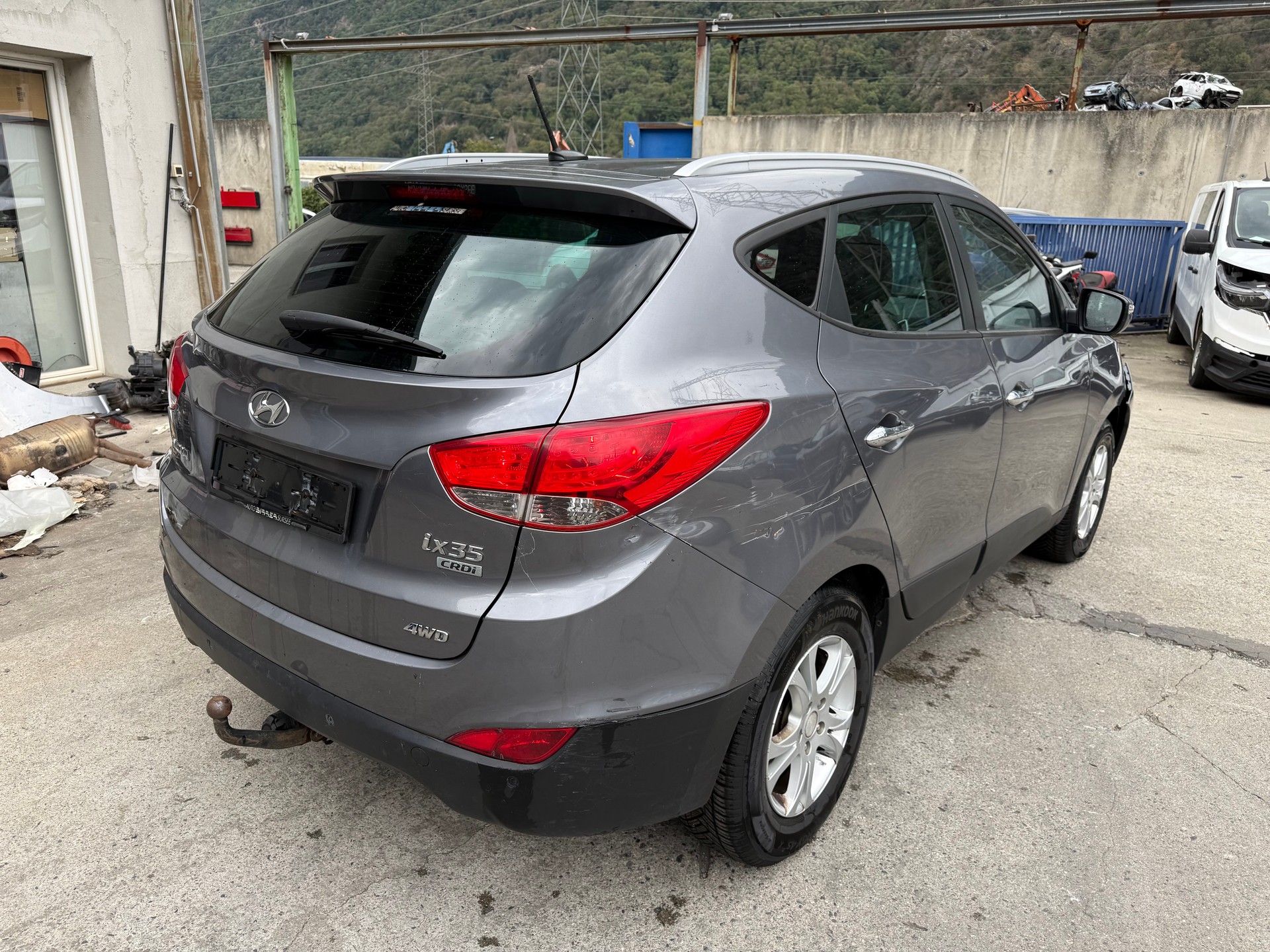 HYUNDAI iX 35 2.0 CRDi Style 4WD Automatic-image-9