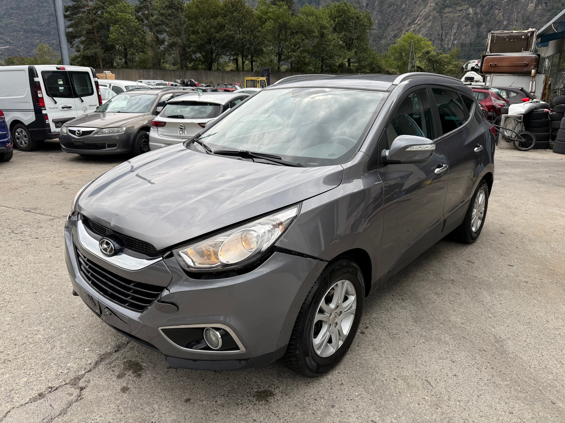 HYUNDAI iX 35 2.0 CRDi Style 4WD Automatic-image-1