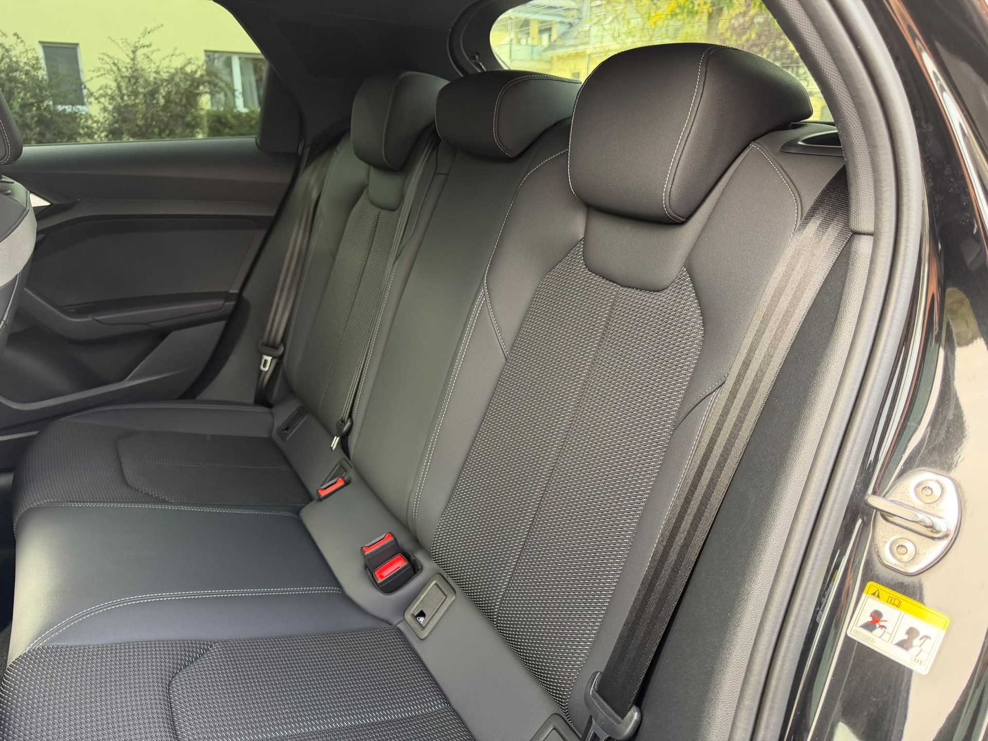 AUDI A1 Sportback 35 TFSI S Line S-tronic-image-11