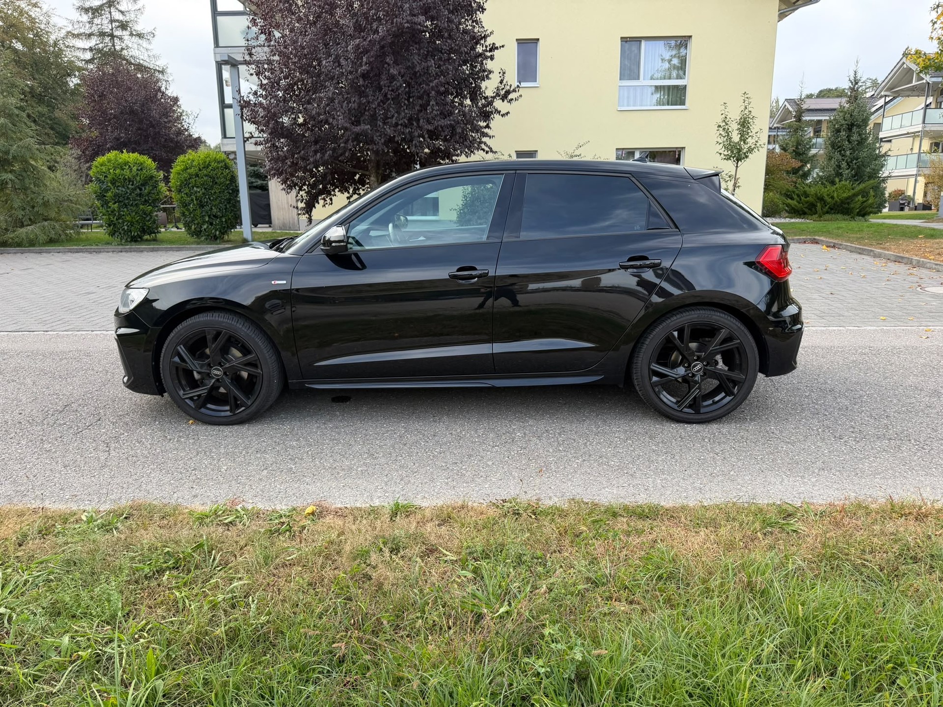 AUDI A1 Sportback 35 TFSI S Line S-tronic-image-6