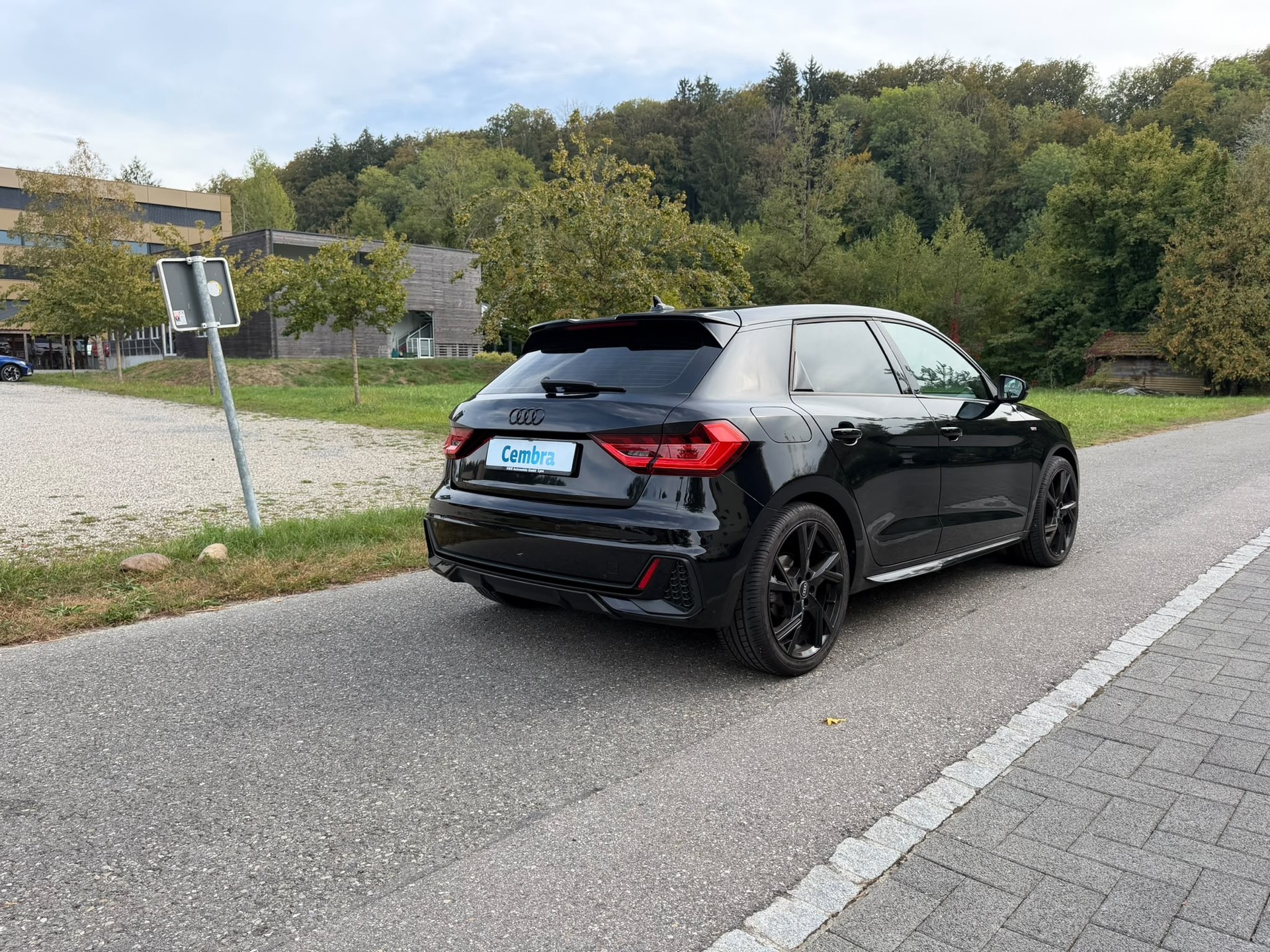 AUDI A1 Sportback 35 TFSI S Line S-tronic-image-2