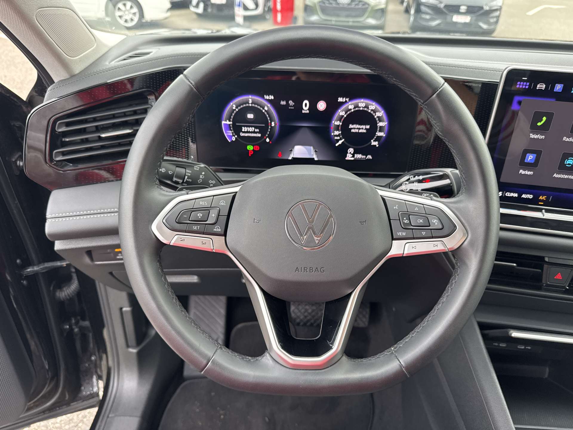 VW Tiguan 2.0 TDi SCR Life DSG-Automat-image-14