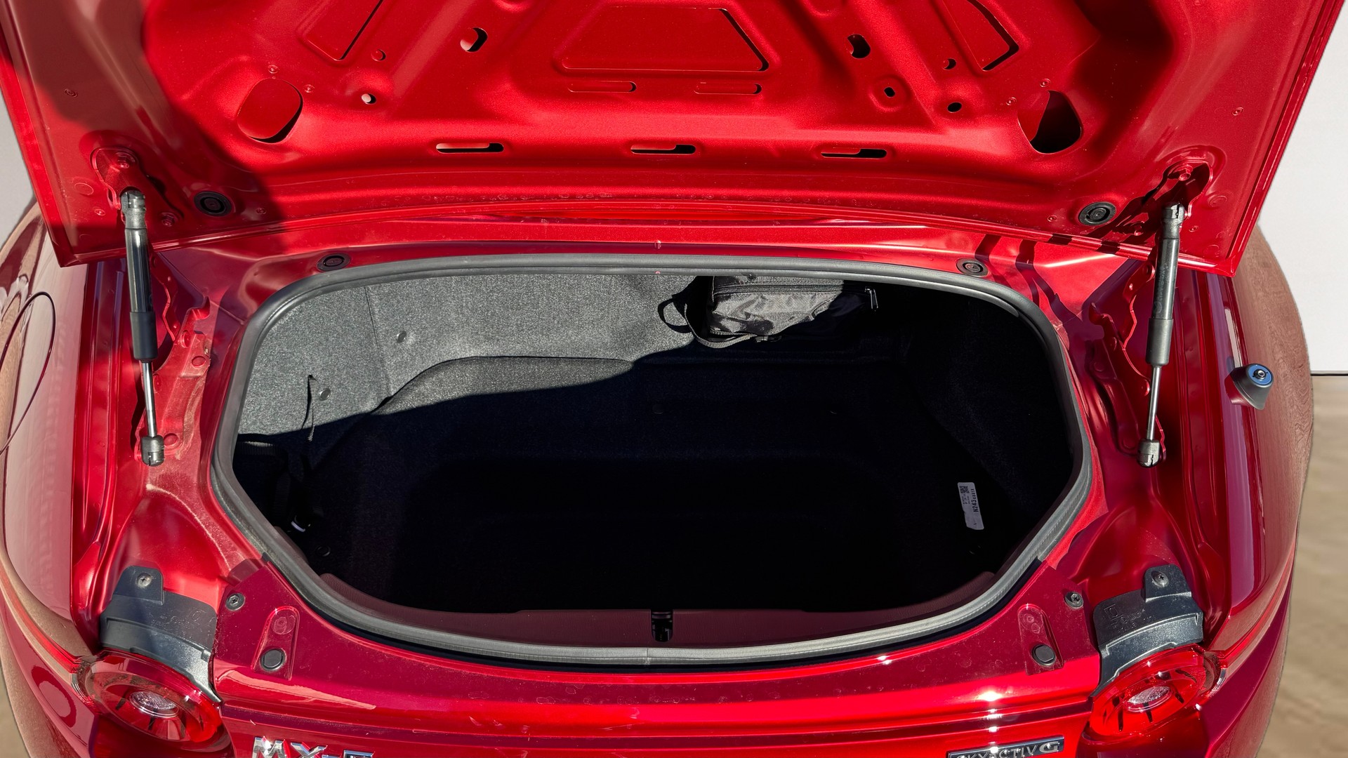 MAZDA MX-5 Skyactiv-G 132 Exclusive-line-image-12