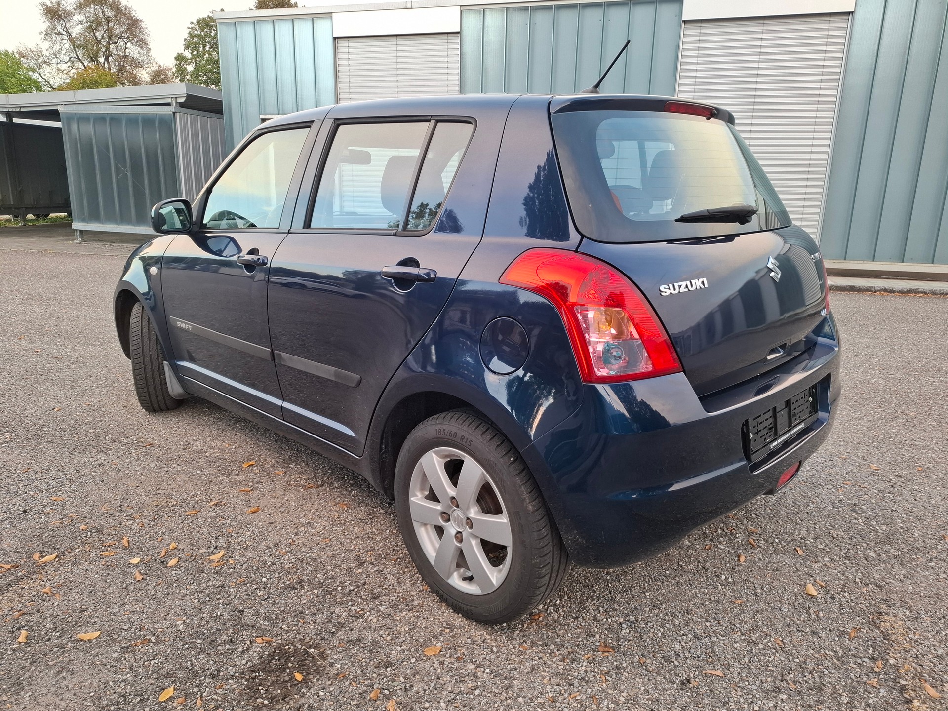 SUZUKI Swift 1.3i 16V GL Top Piz Sulai LE 4x4-image-3